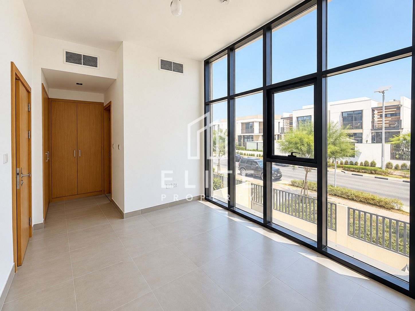 Single Row | Spacious Layout | Vacant Now