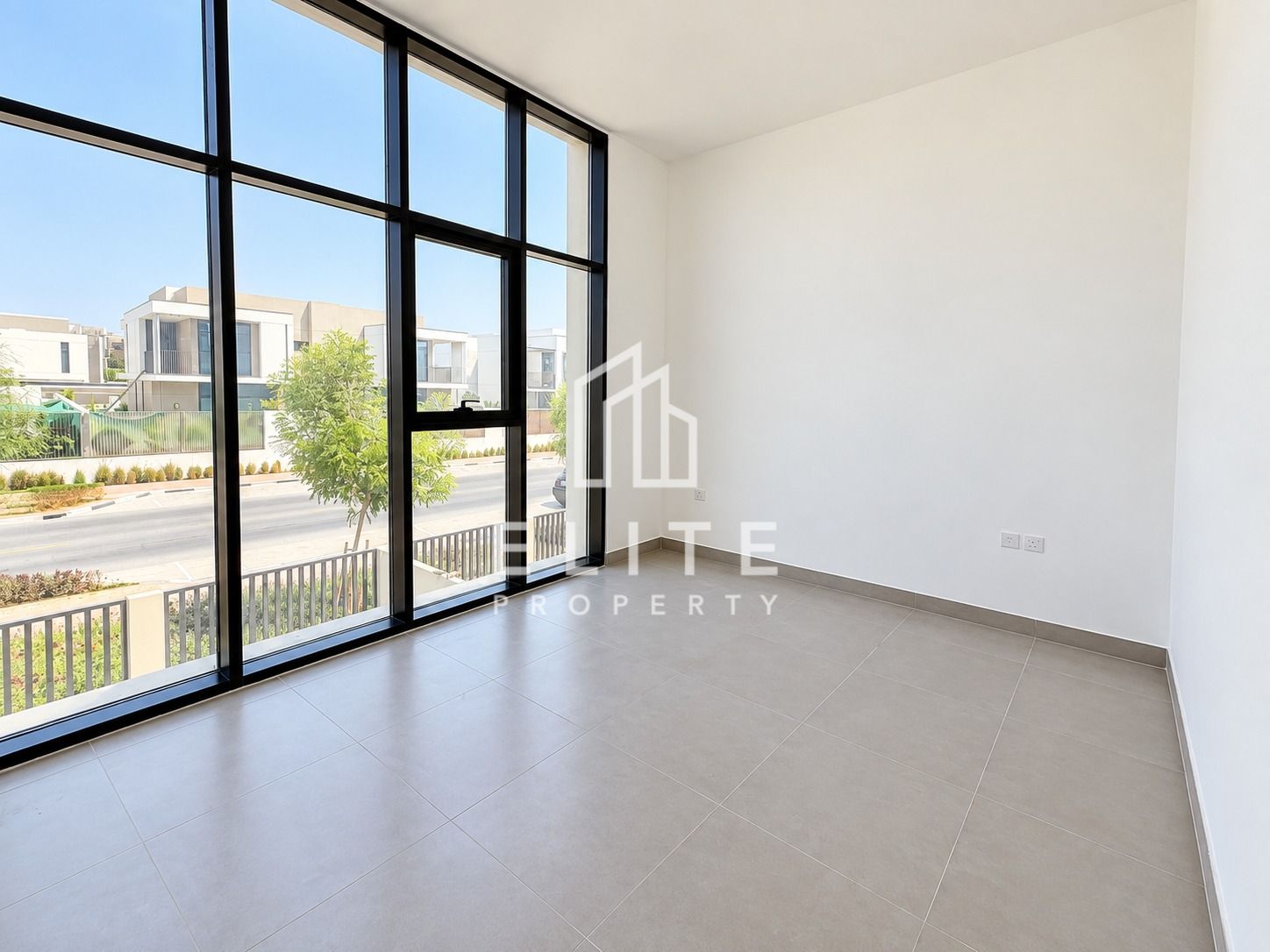 Single Row | Spacious Layout | Vacant Now