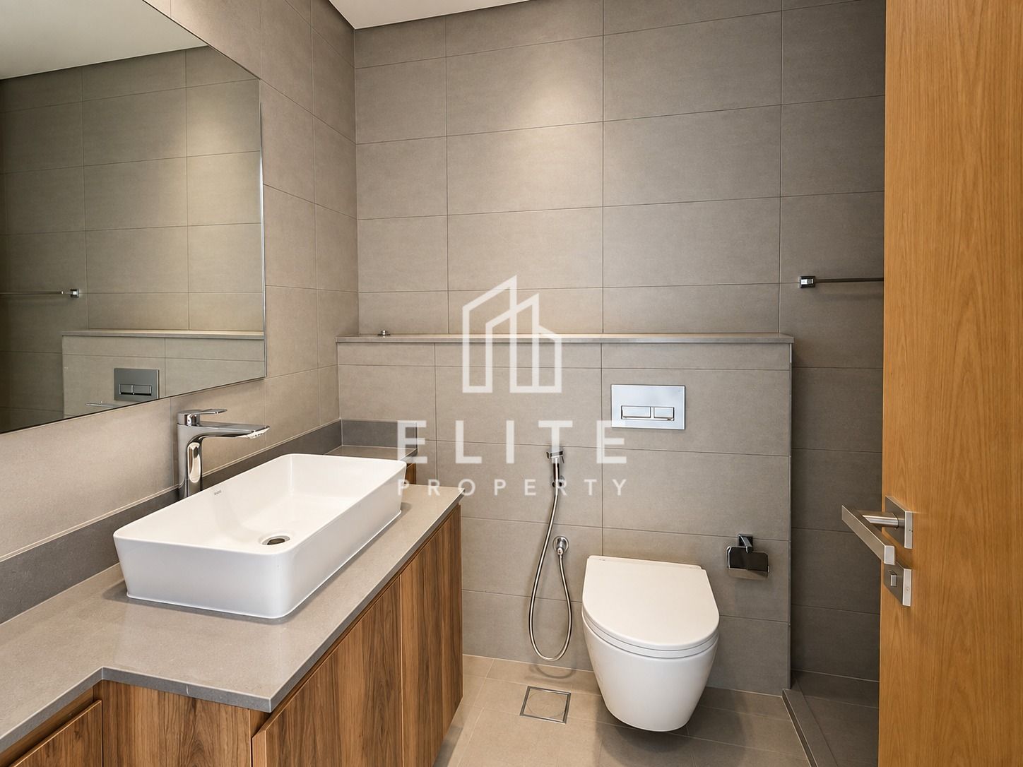 Single Row | Spacious Layout | Vacant Now