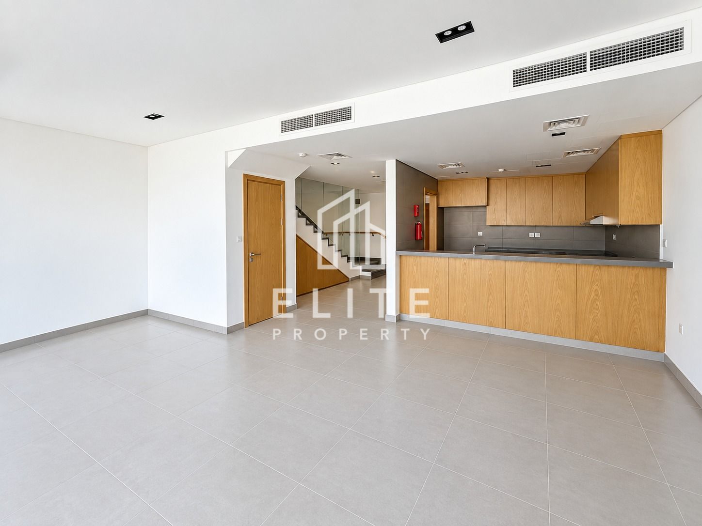 Single Row | Spacious Layout | Vacant Now