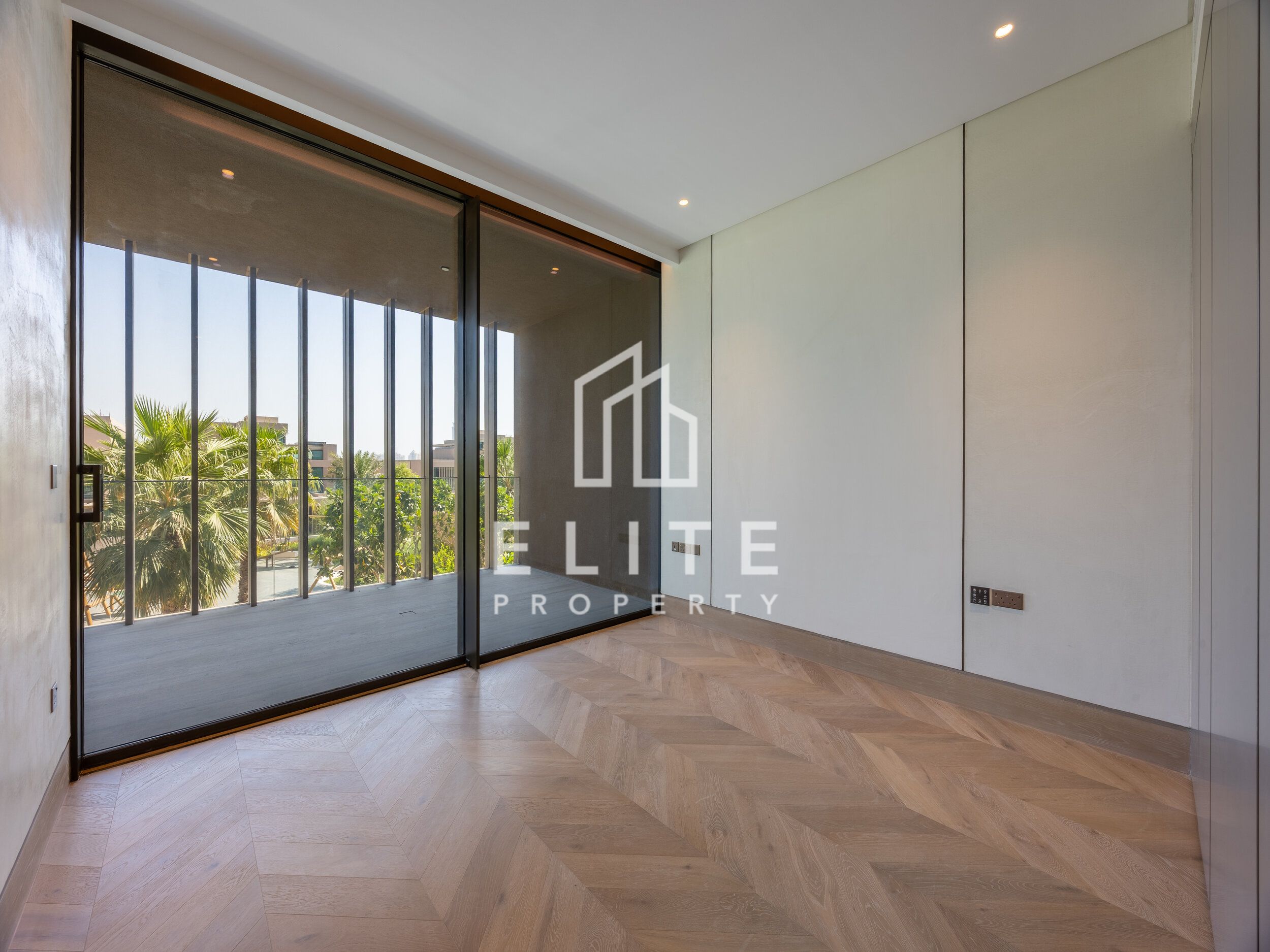 MULTIPLE CHEQUES | PRIVATE BEACH ACCESS | LUXURY