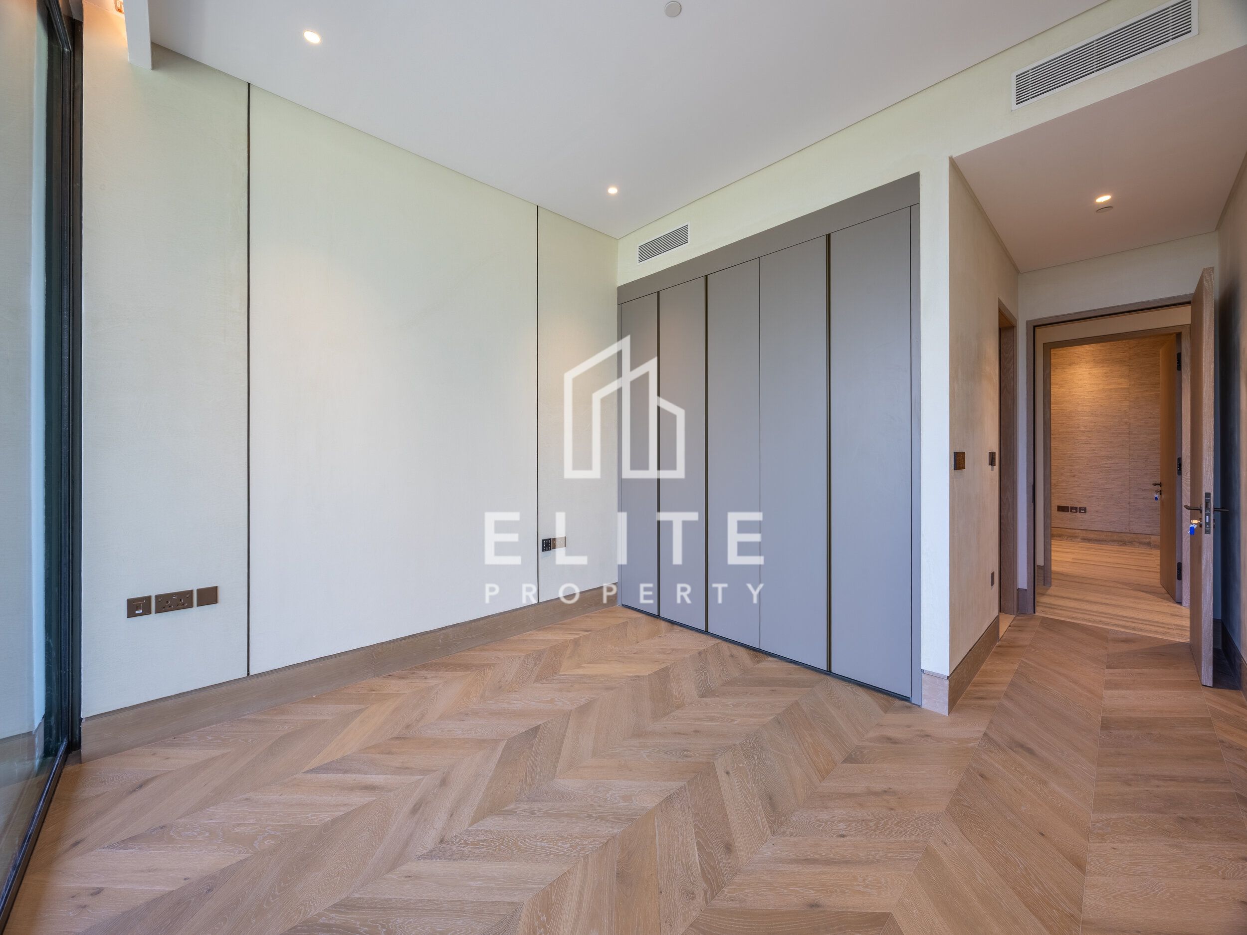 MULTIPLE CHEQUES | PRIVATE BEACH ACCESS | LUXURY