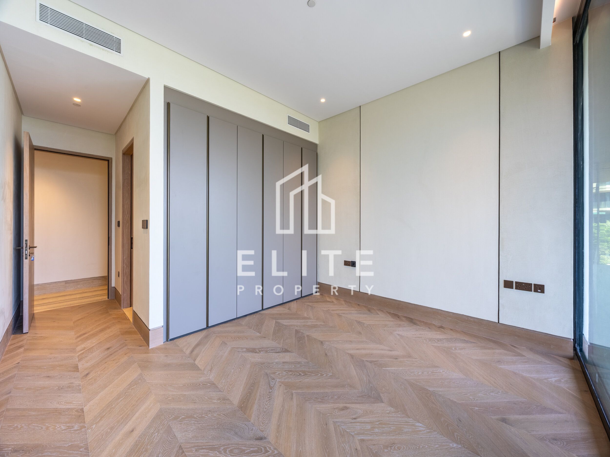 MULTIPLE CHEQUES | PRIVATE BEACH ACCESS | LUXURY