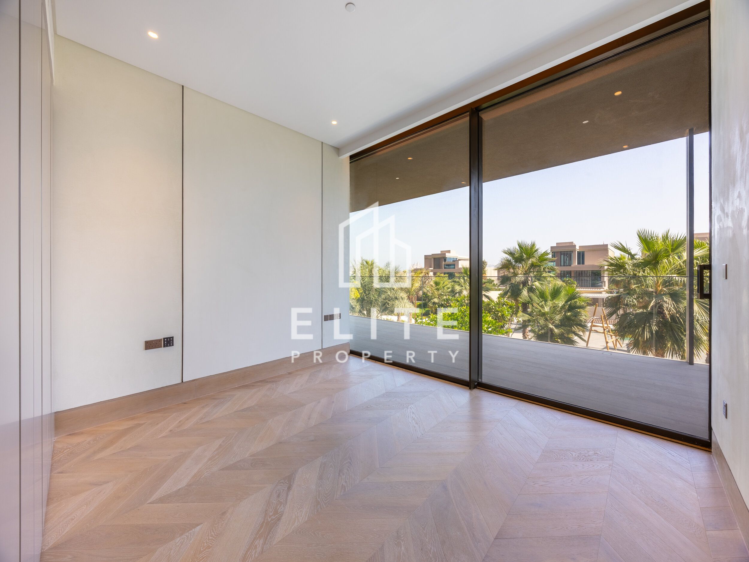 MULTIPLE CHEQUES | PRIVATE BEACH ACCESS | LUXURY