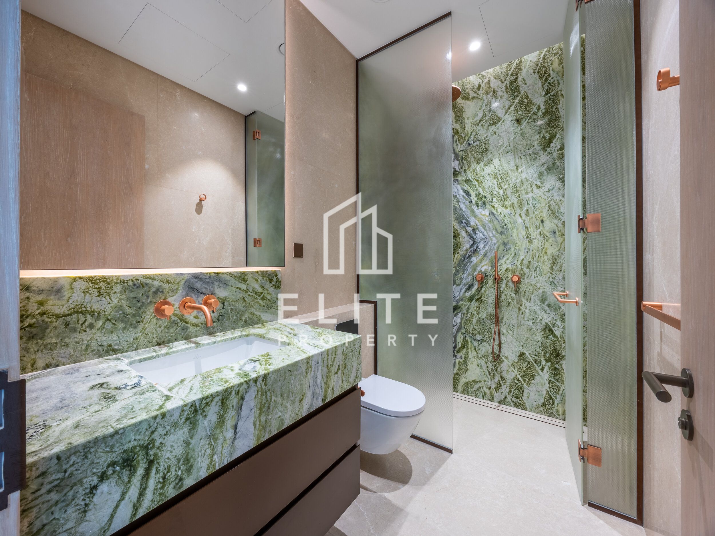 MULTIPLE CHEQUES | PRIVATE BEACH ACCESS | LUXURY