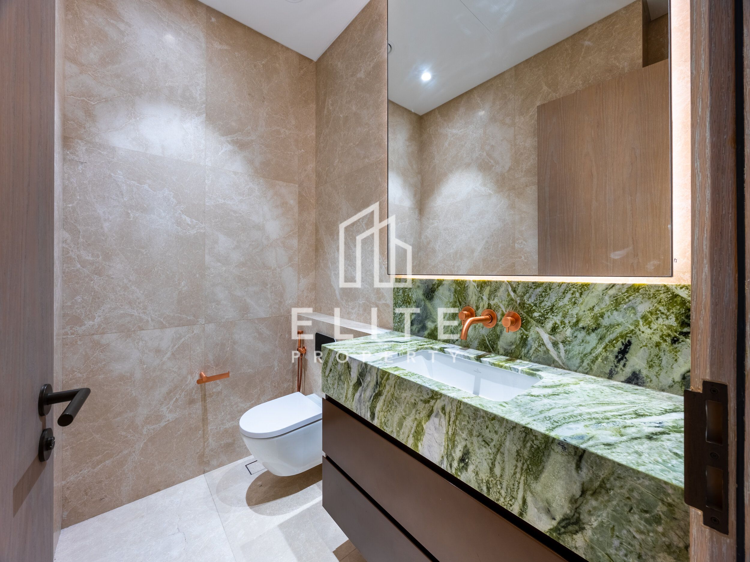 MULTIPLE CHEQUES | PRIVATE BEACH ACCESS | LUXURY