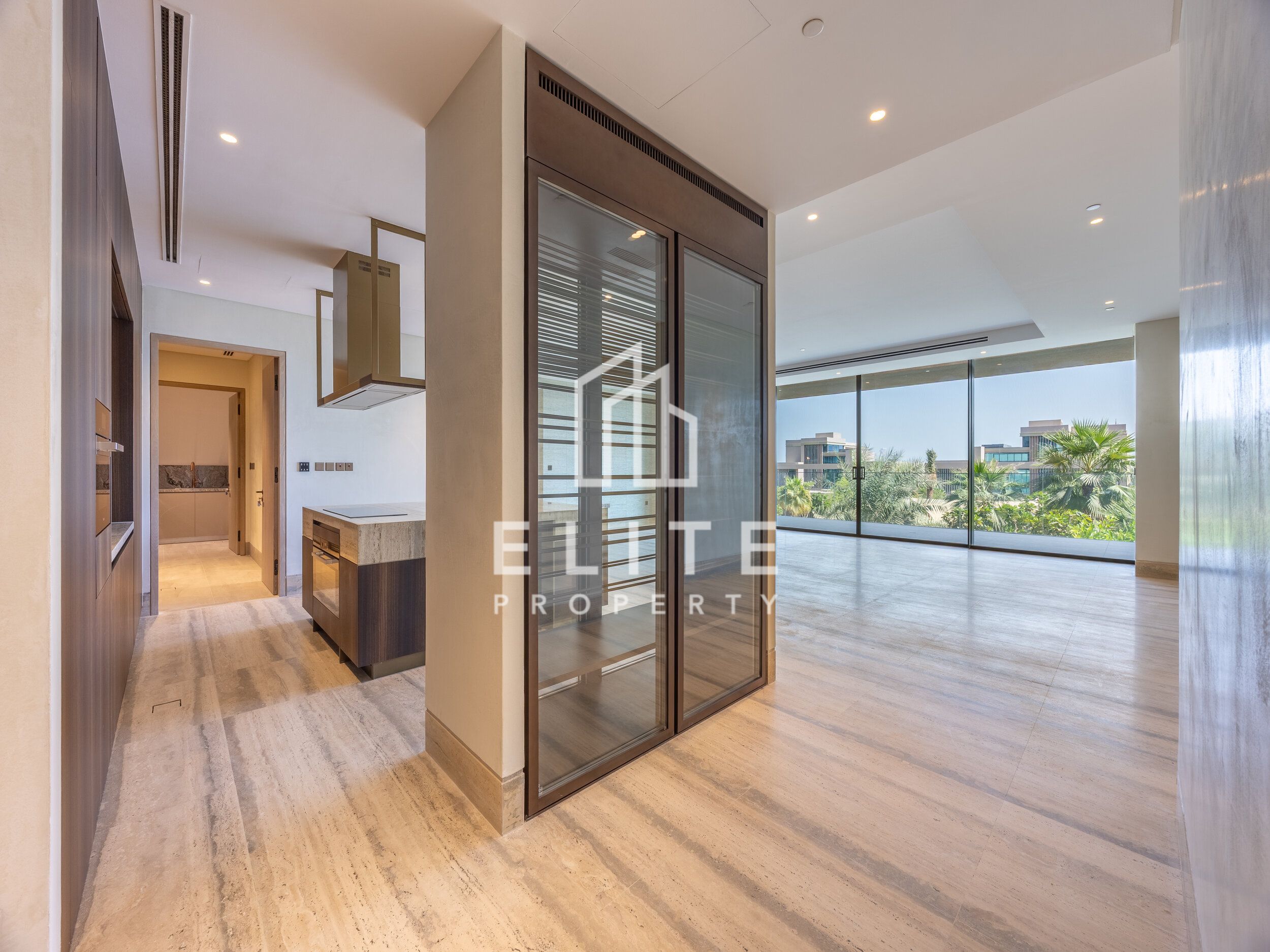 MULTIPLE CHEQUES | PRIVATE BEACH ACCESS | LUXURY