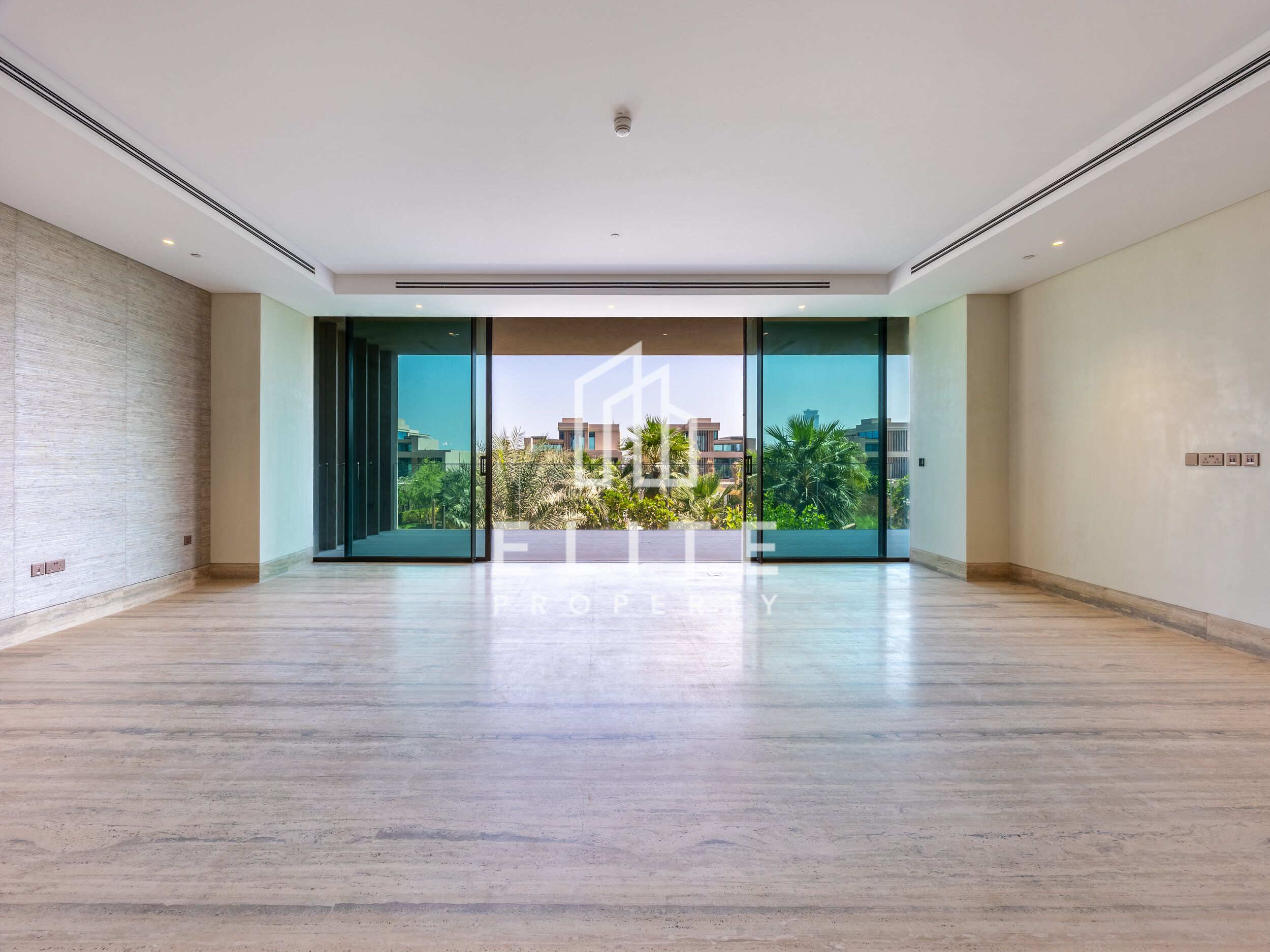 MULTIPLE CHEQUES | PRIVATE BEACH ACCESS | LUXURY