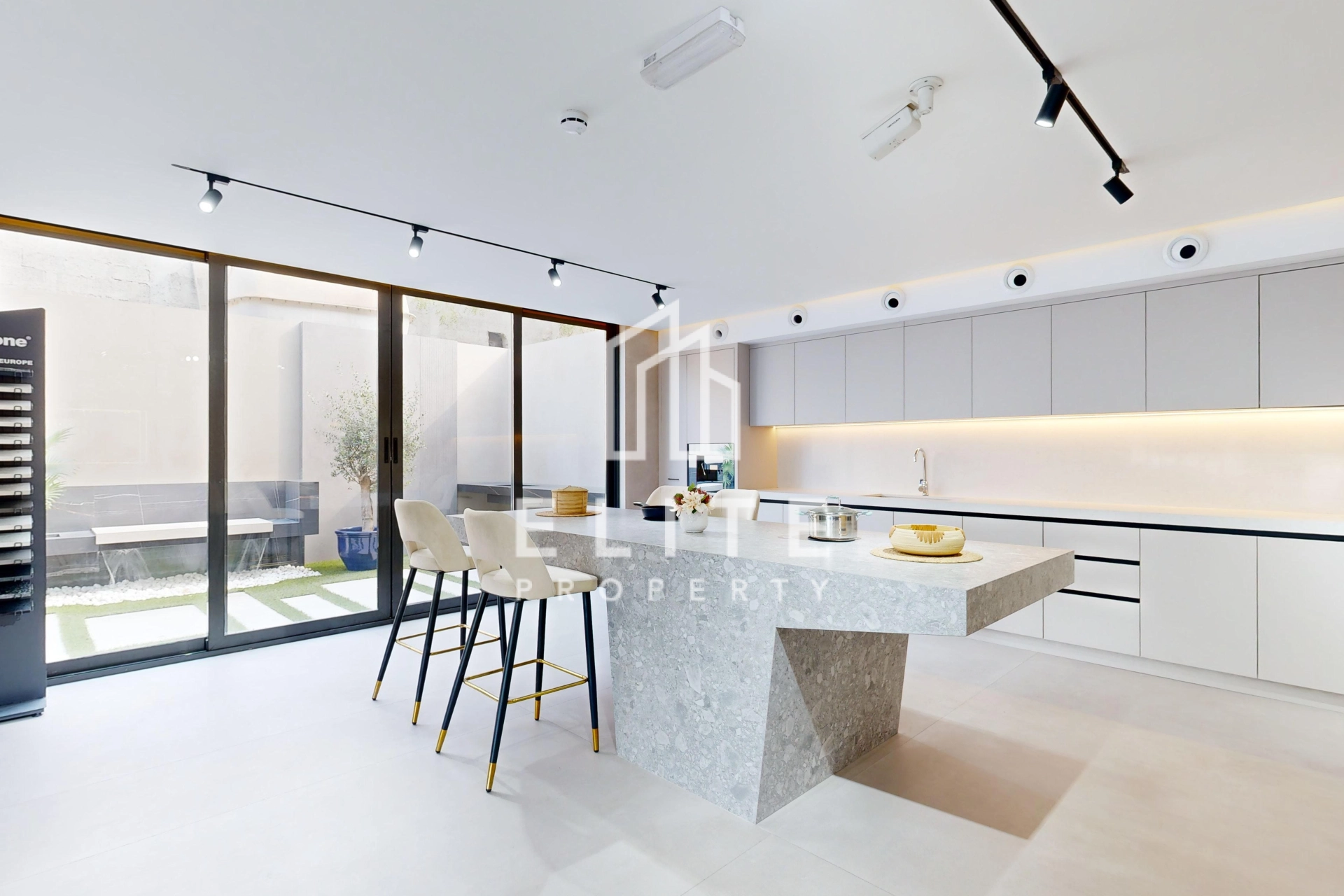 Marble &amp; Quarts factory in Dubai for Sale