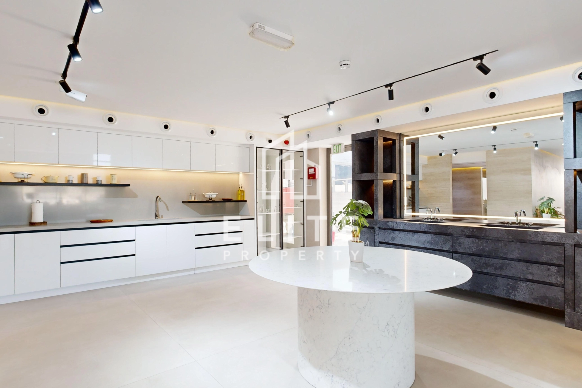 Marble &amp; Quarts factory in Dubai for Sale