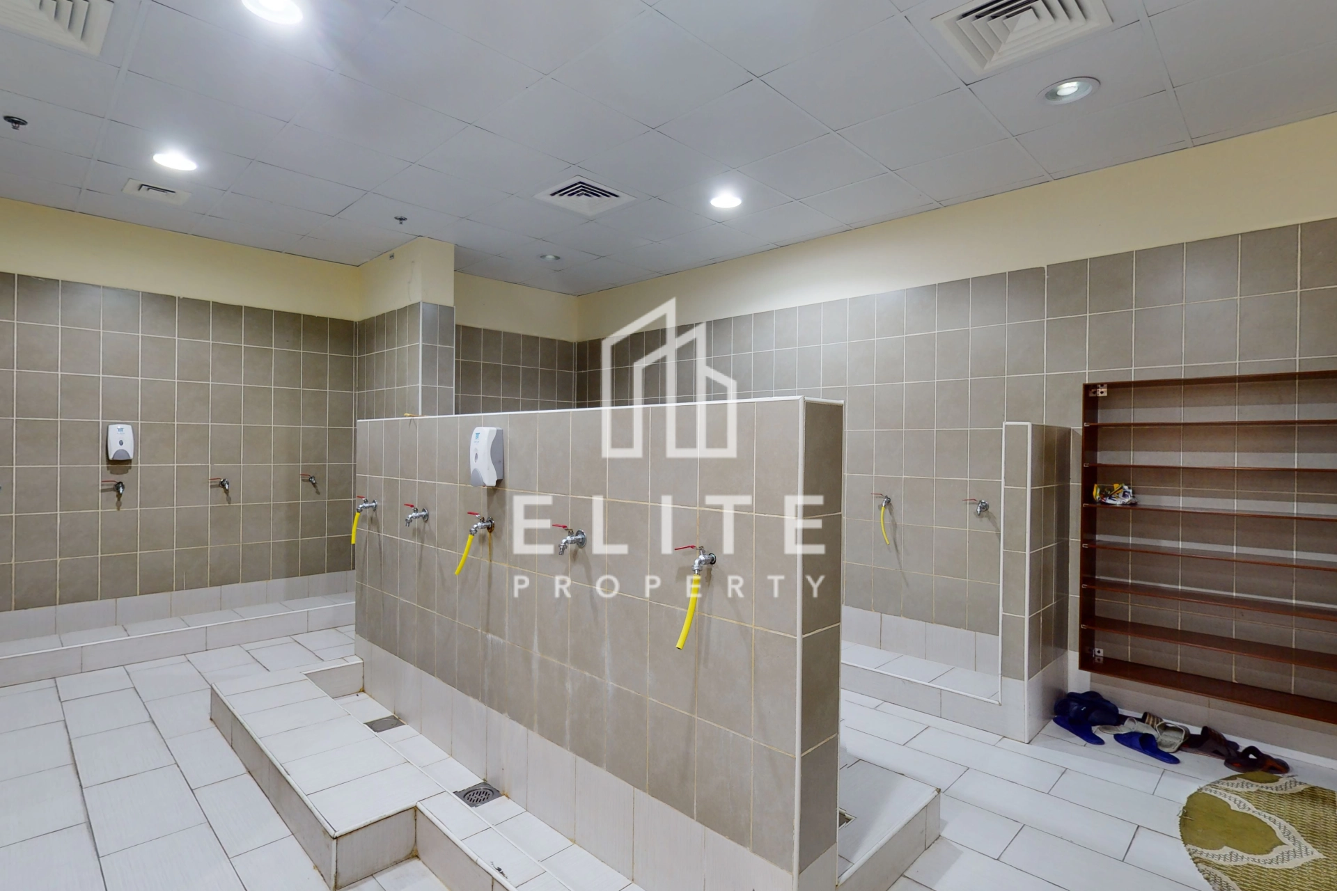 DIC LABOUR ACCOMMODATION IN TOP CONDITION FOR SALE