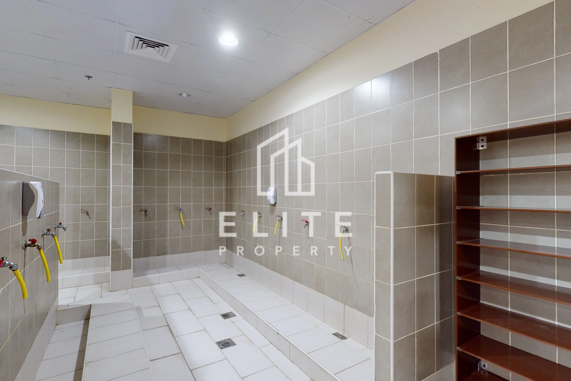 DIC LABOUR ACCOMMODATION IN TOP CONDITION FOR SALE