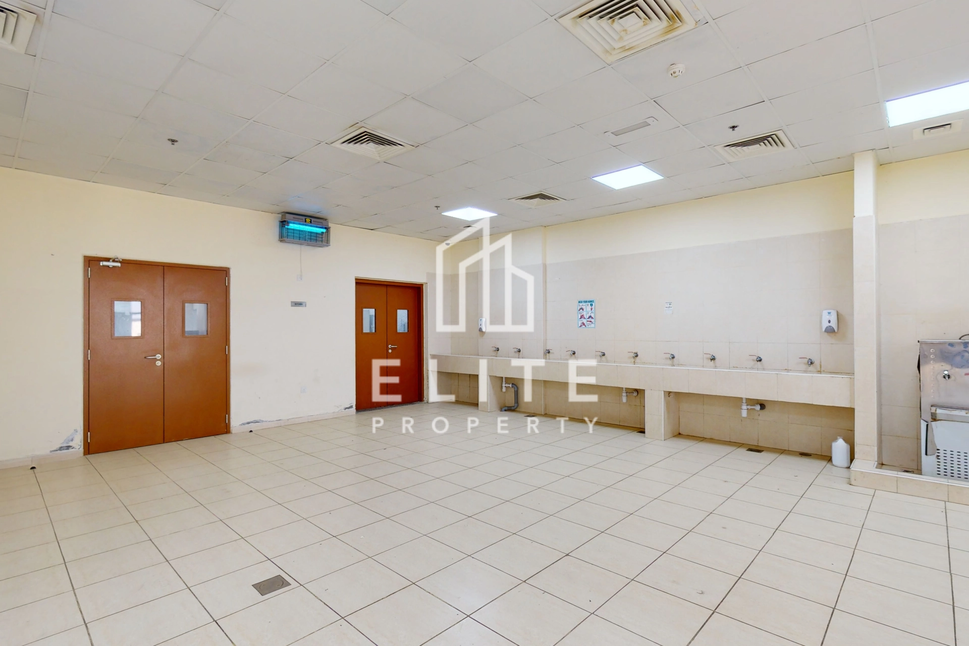 DIC LABOUR ACCOMMODATION IN TOP CONDITION FOR SALE