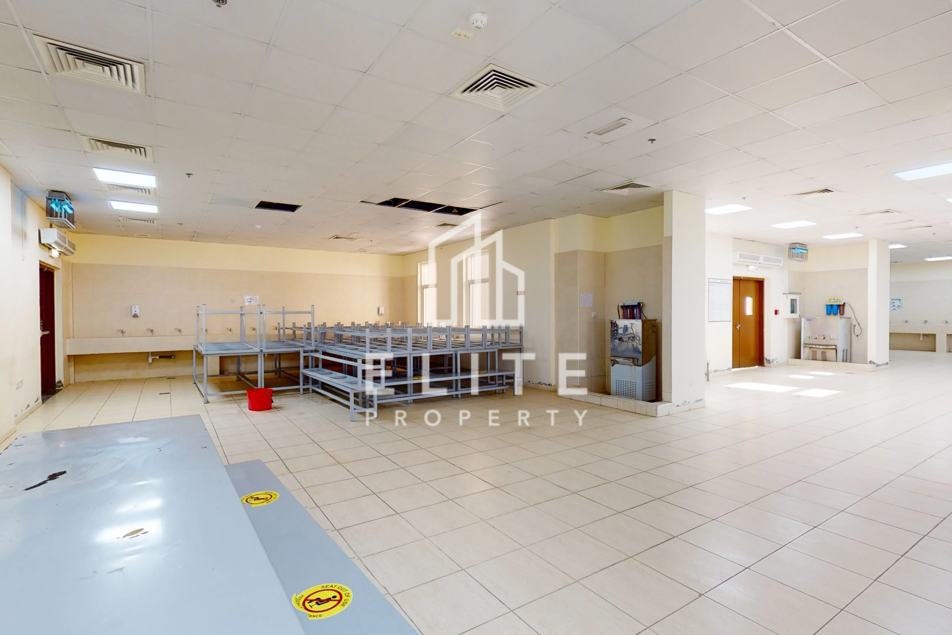DIC LABOUR ACCOMMODATION IN TOP CONDITION FOR SALE