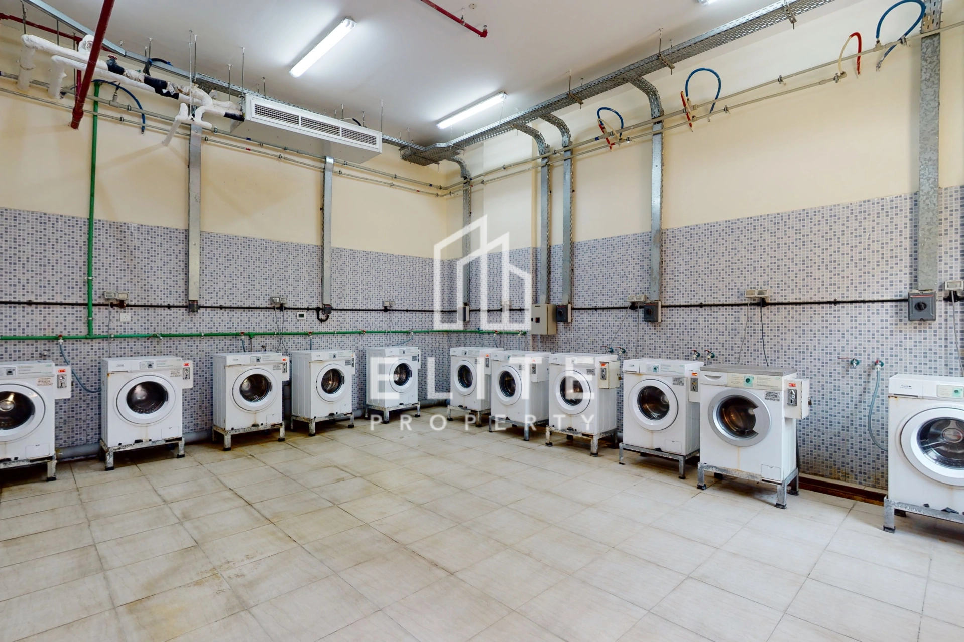 DIC LABOUR ACCOMMODATION IN TOP CONDITION FOR SALE