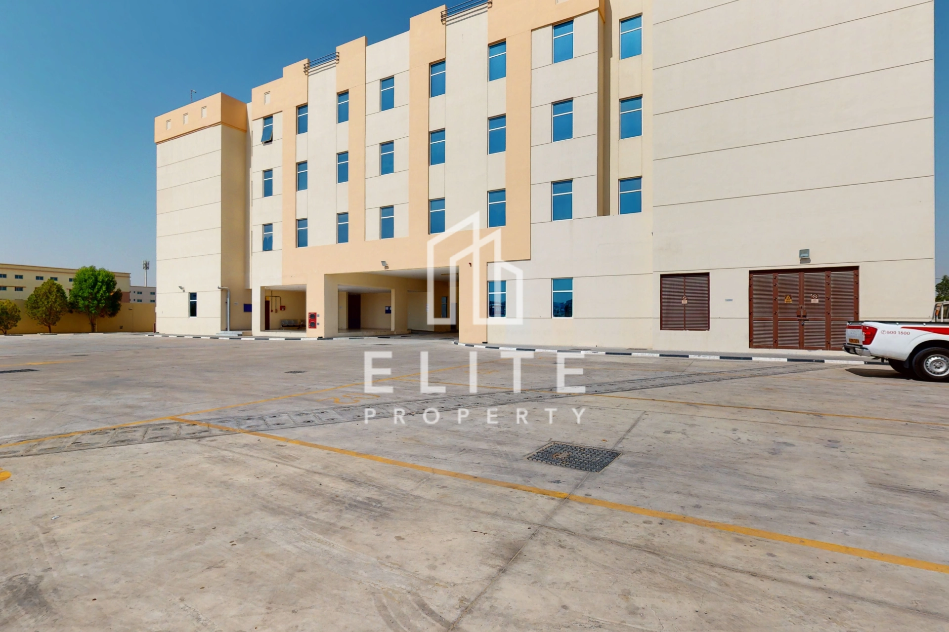 DIC LABOUR ACCOMMODATION IN TOP CONDITION FOR SALE