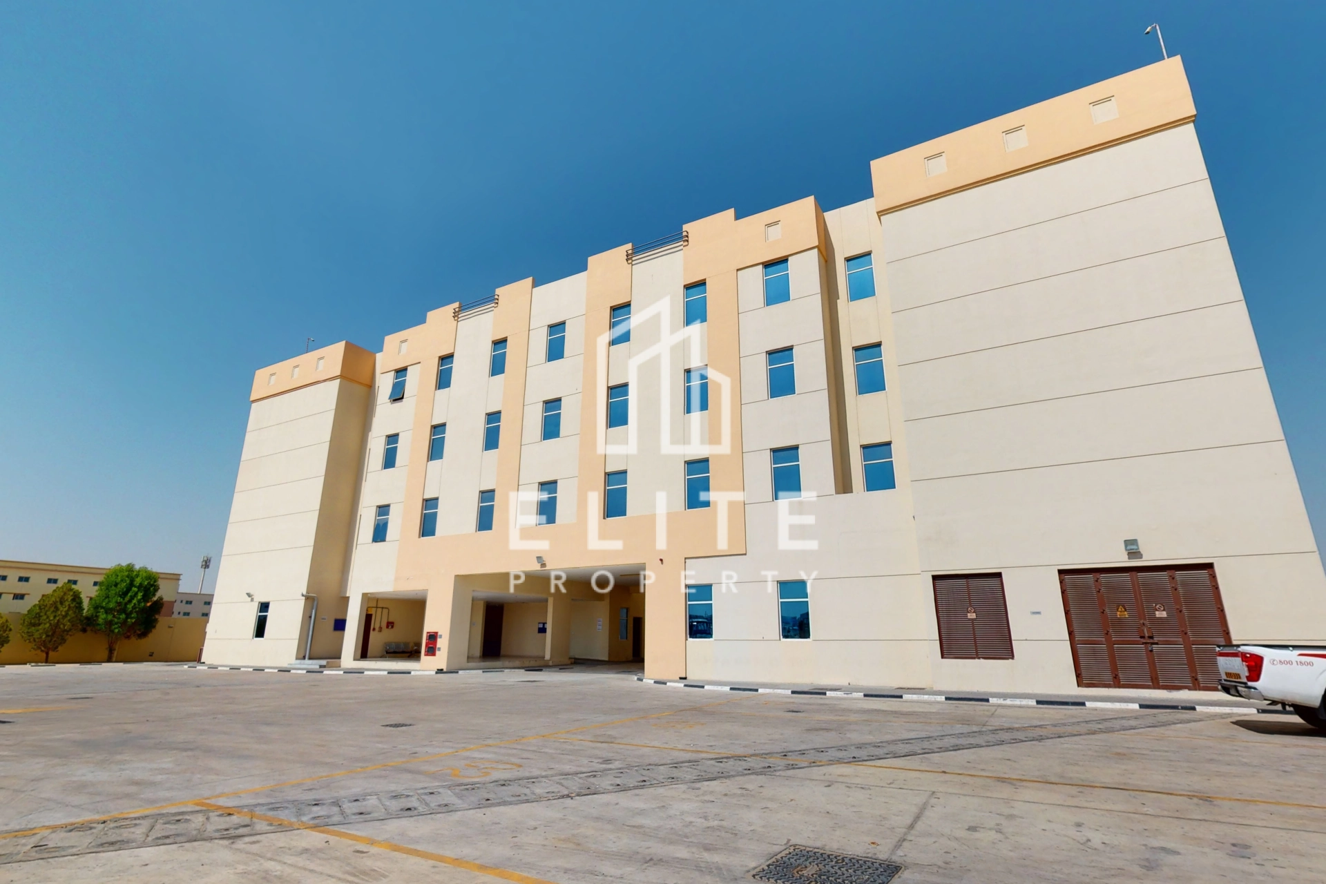 DIC LABOUR ACCOMMODATION IN TOP CONDITION FOR SALE