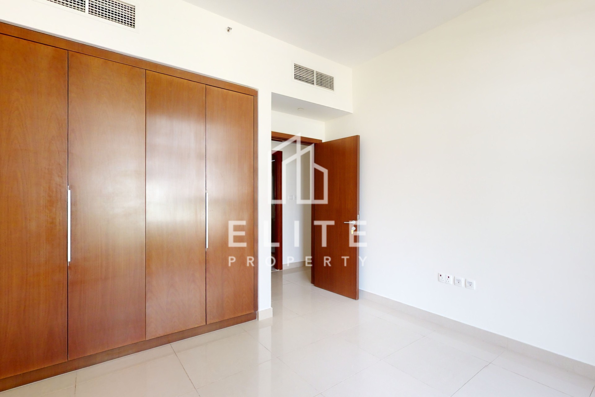 RARE LAYOUT | WELL MAINTAINED | MULTIPLE OPTIONS