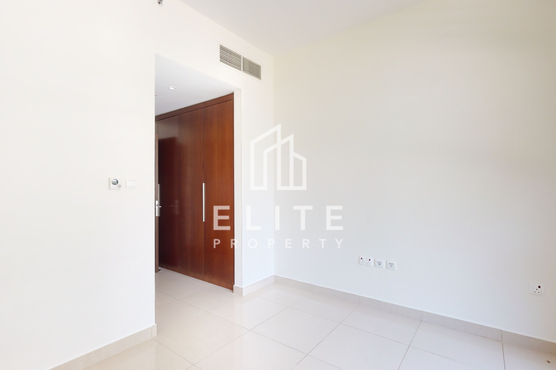 RARE LAYOUT | WELL MAINTAINED | MULTIPLE OPTIONS
