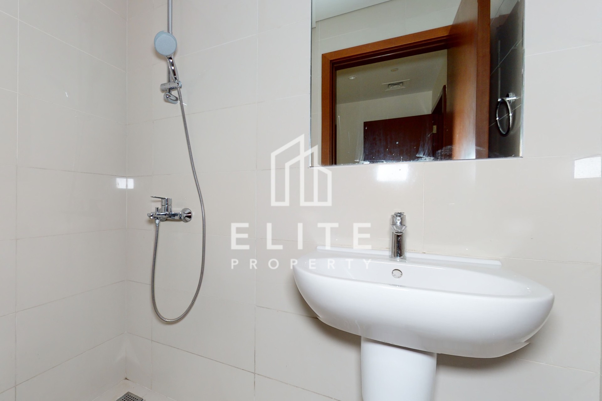 RARE LAYOUT | WELL MAINTAINED | MULTIPLE OPTIONS