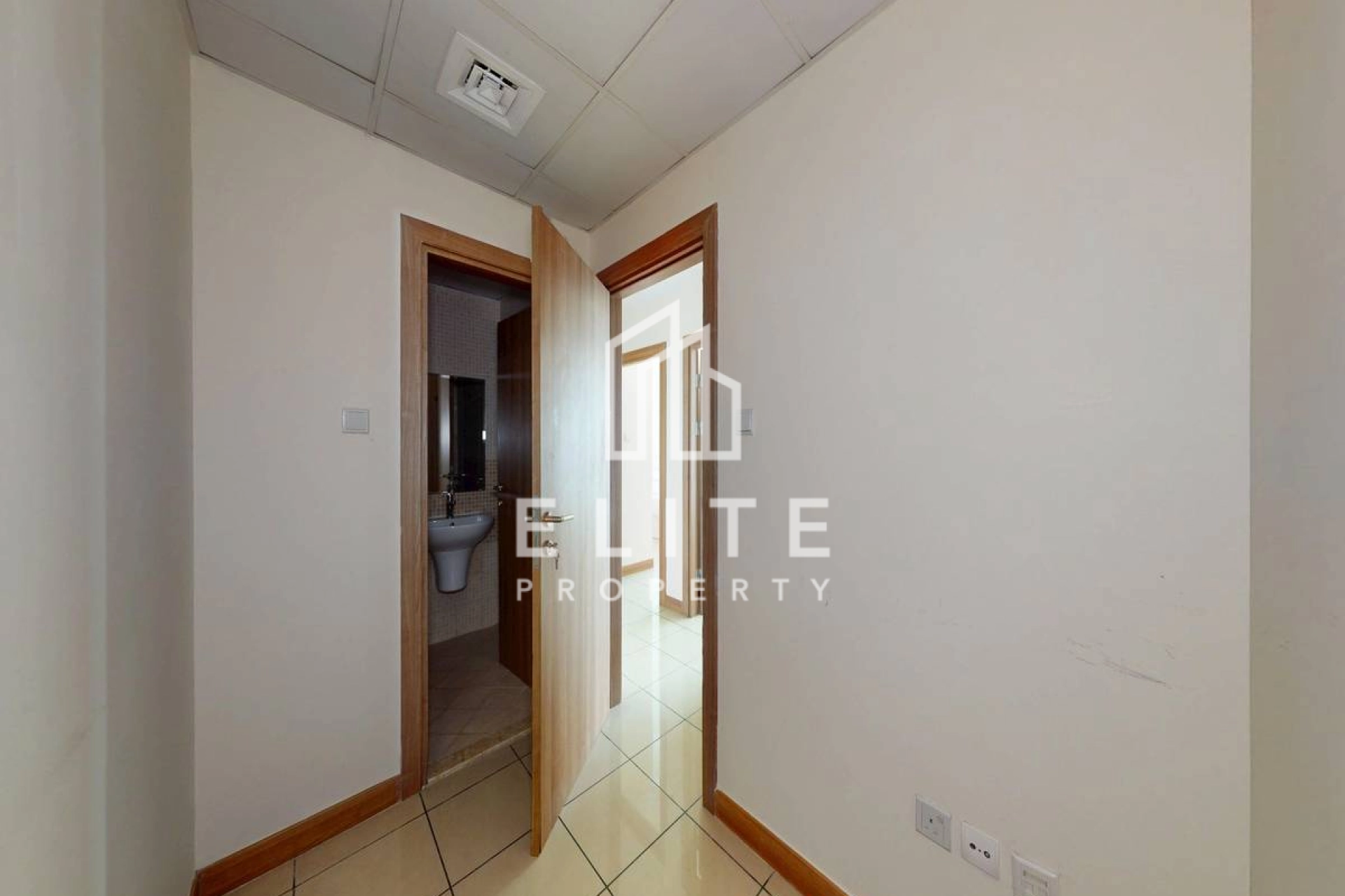 Flexible Cheques | Golf Course View | Large Layout
