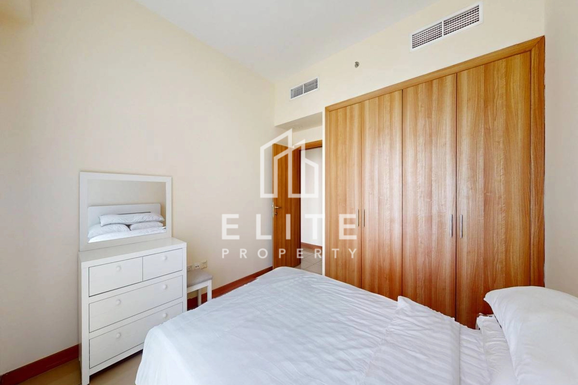 Flexible Cheques | Golf Course View | Large Layout