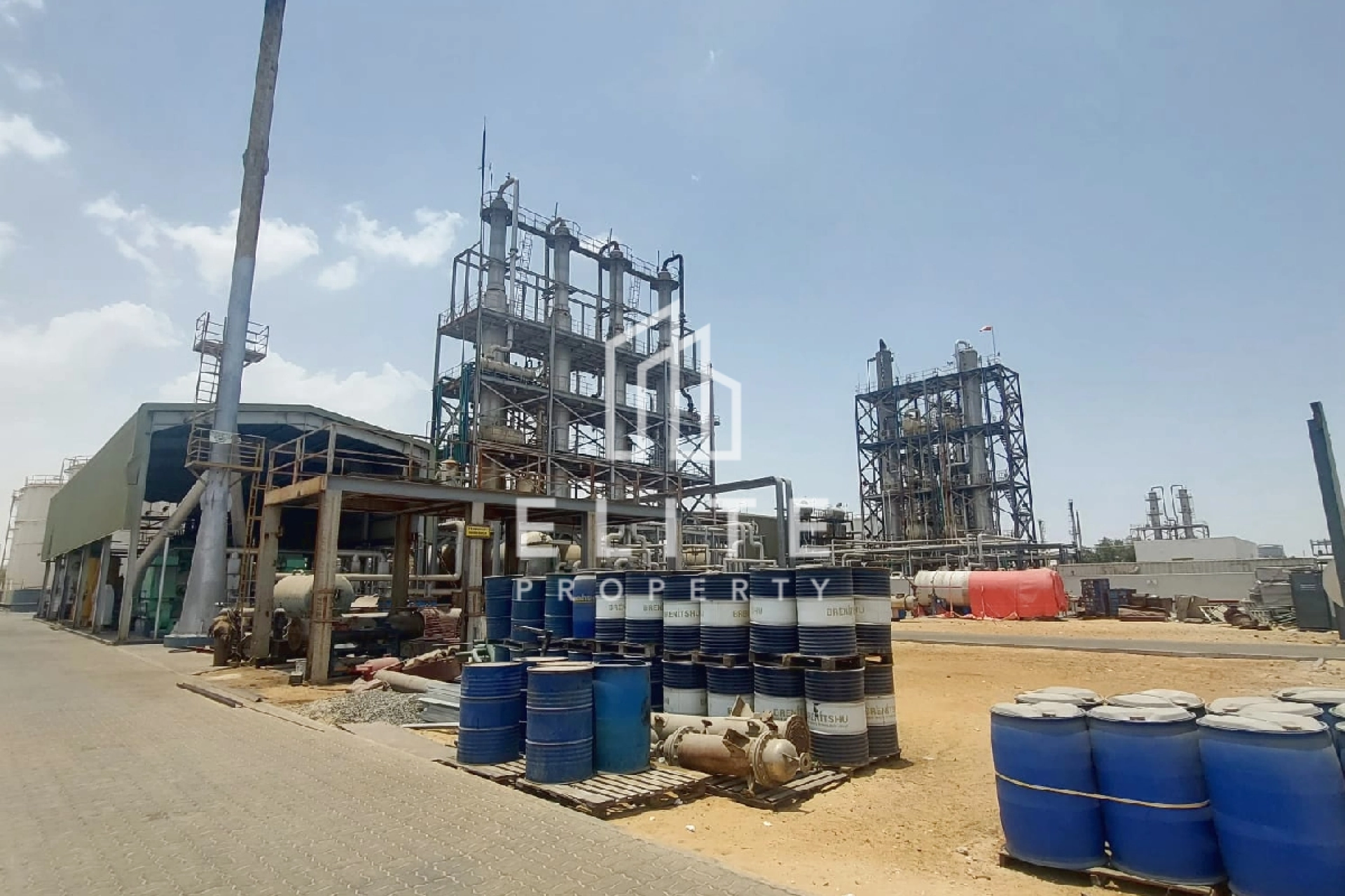 FULL OPERATIONAL OIL REFINERY LOCATED IN SHARJAH FREEZONE, HAMRIYAH ZONE 2