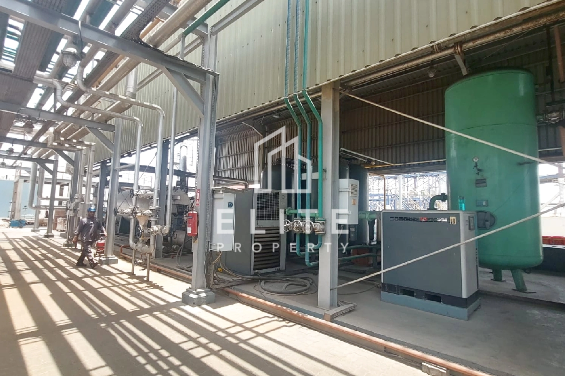 FULL OPERATIONAL OIL REFINERY LOCATED IN SHARJAH FREEZONE, HAMRIYAH ZONE 2