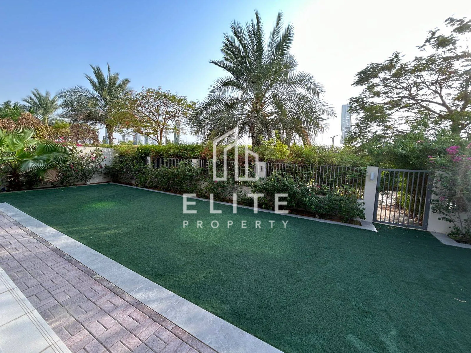 FAIRMONT RESIDENCES