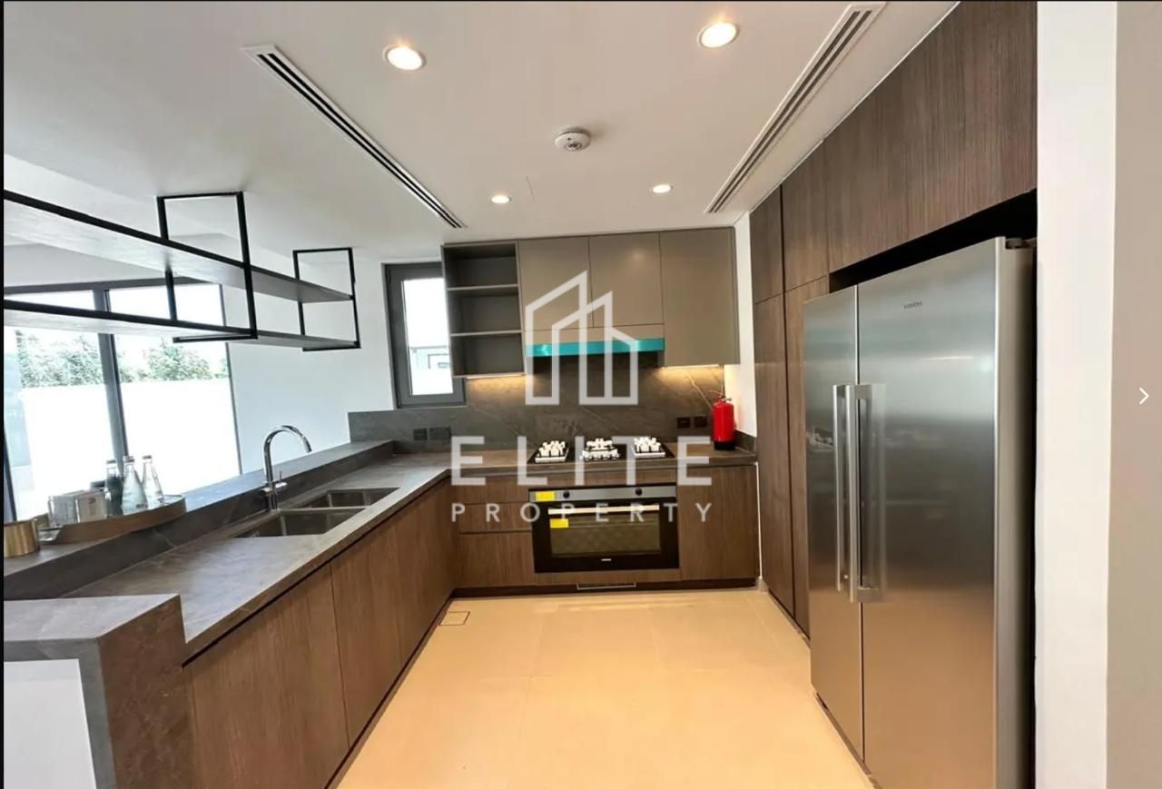 Single Row |  Landscaped | Open Kitchen