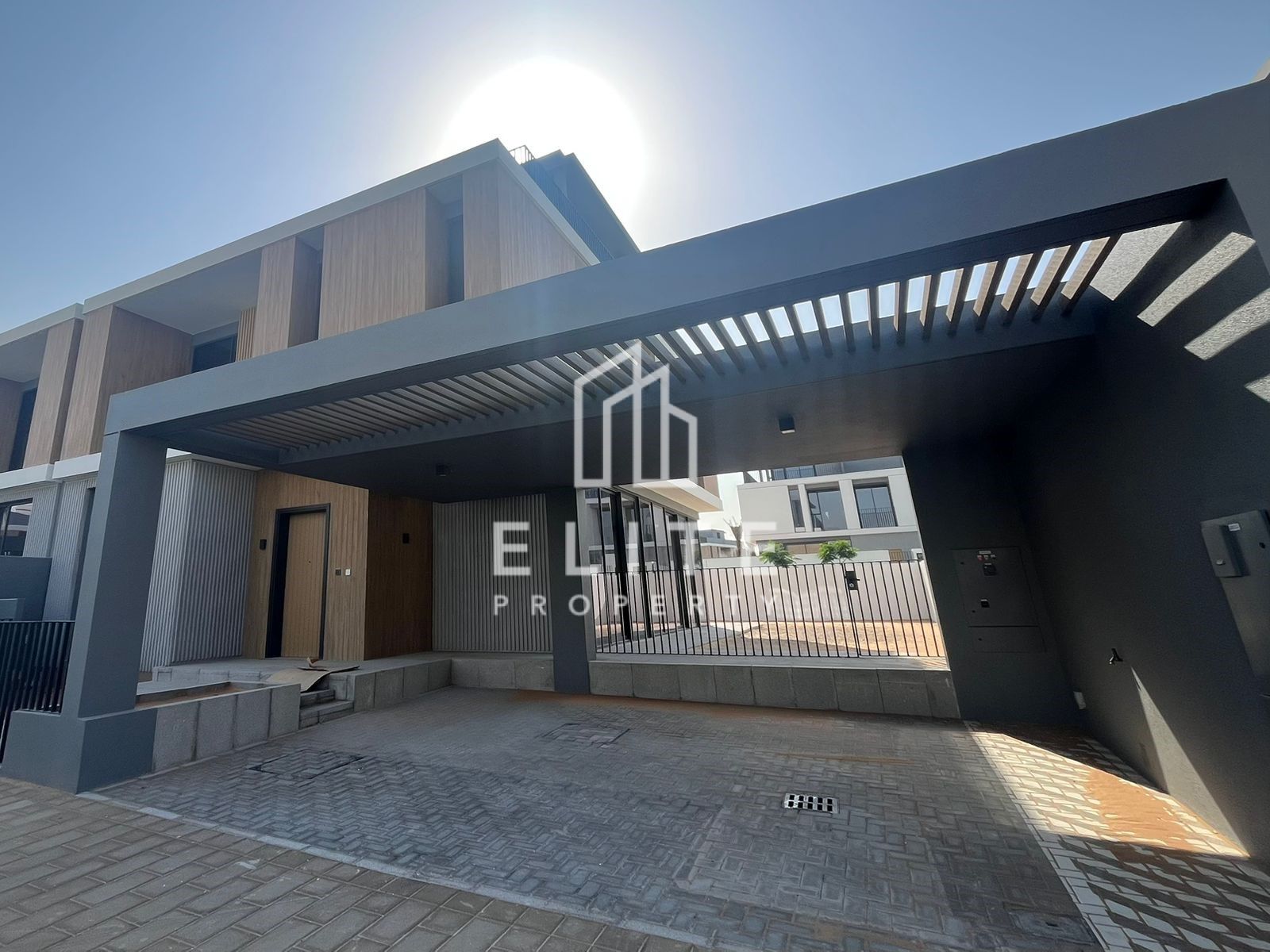 Large Plot | Close to Amenities | Community Expert