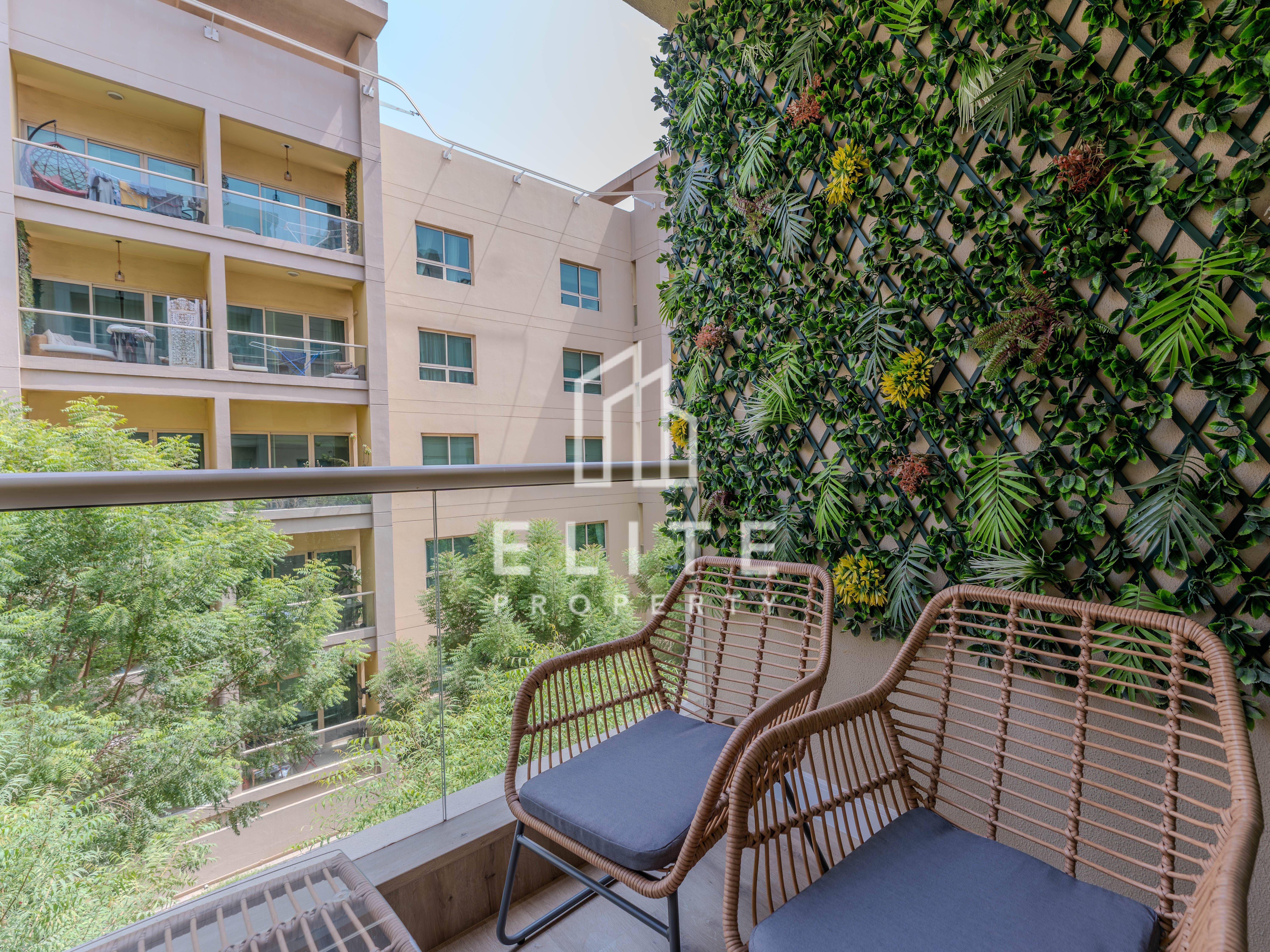 Premium/ Chiller Free/ Ready to Move In