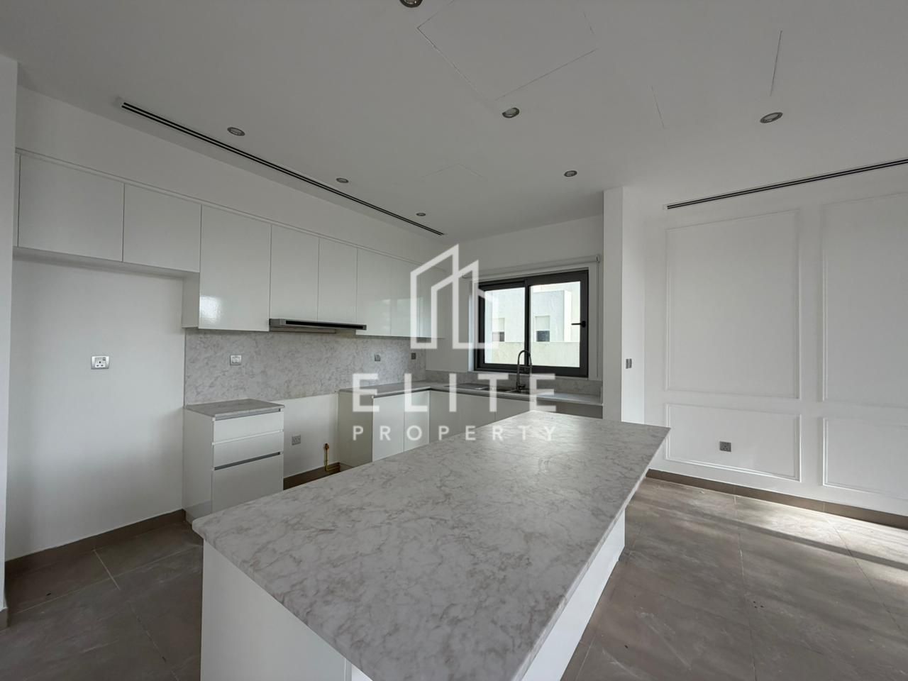 Single Row | Greenbelt | Close to Pool and Park