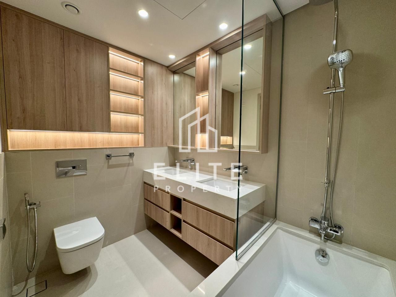 HIGH FLOOR, BRAND NEW, AMAZING AMENITIES, VIEW NOW