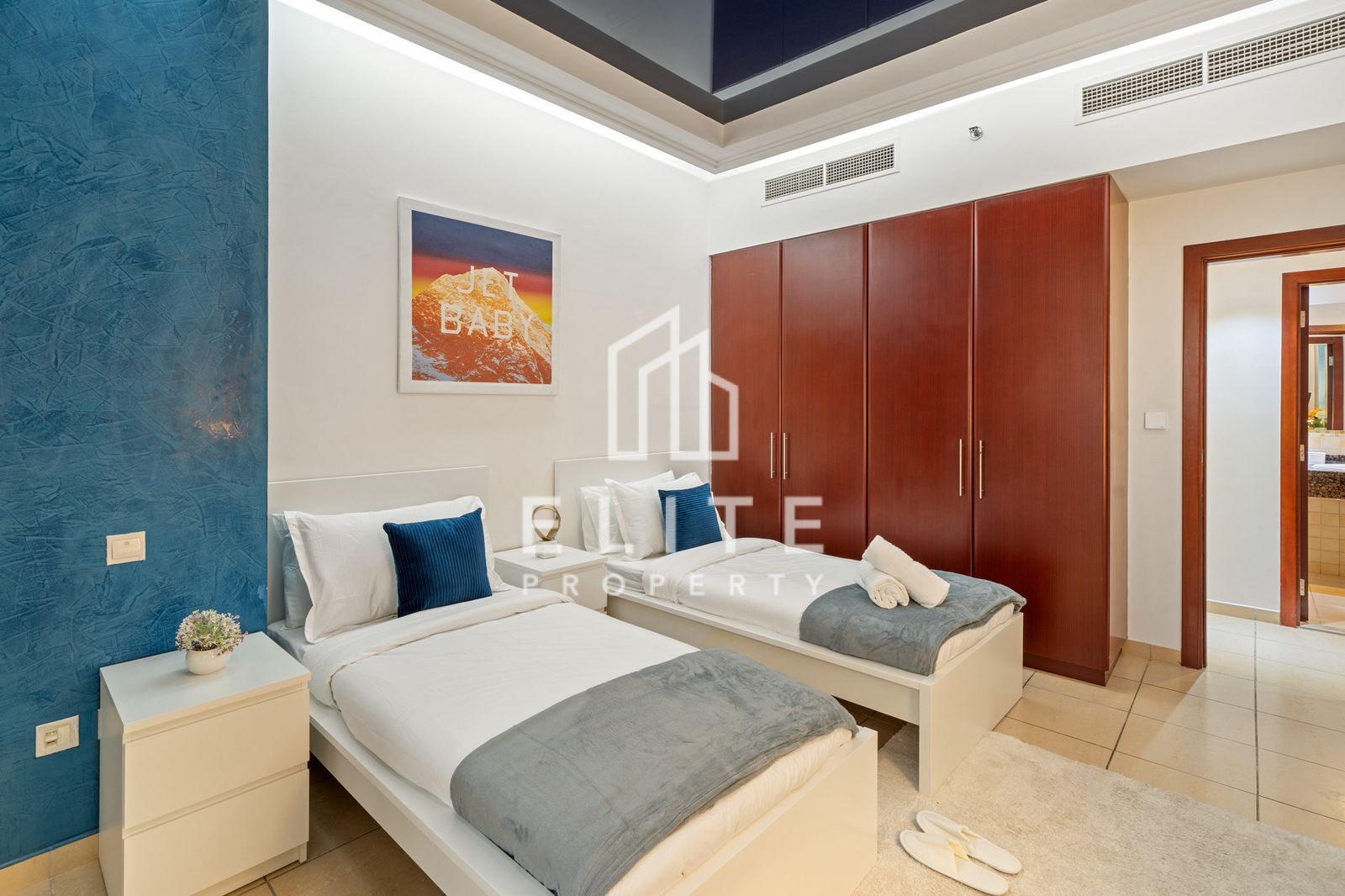 Panoramic Sea Views | Vacant | Well Maintained
