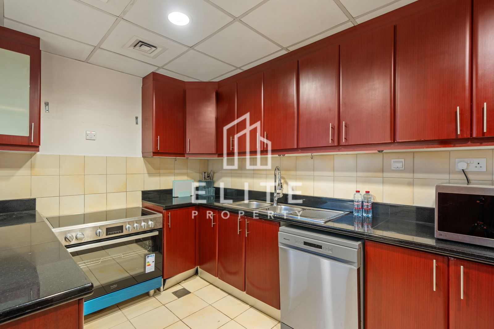 Panoramic Sea Views | Vacant | Well Maintained