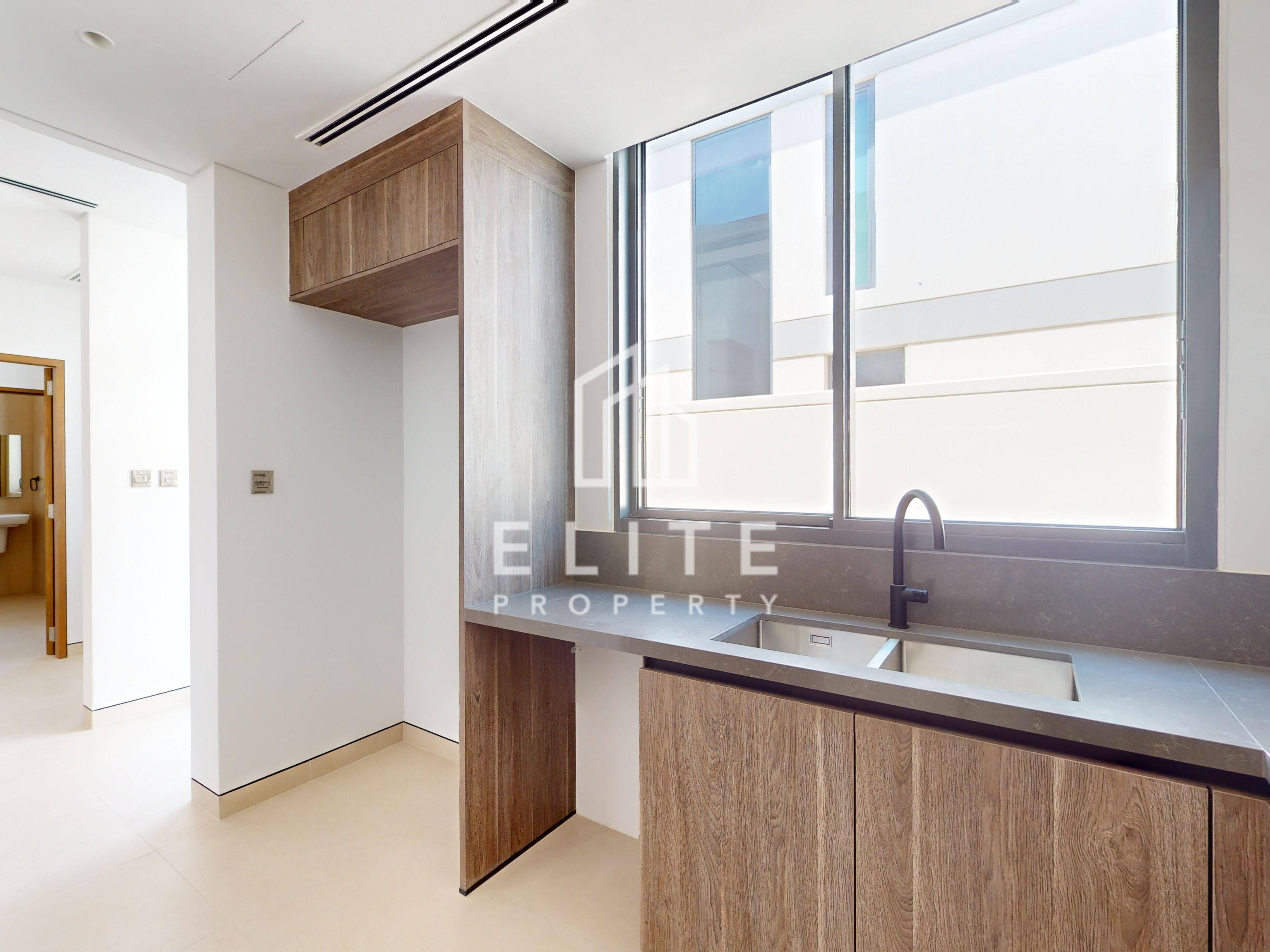 Single Row | Closed Kitchen | Extended Layout