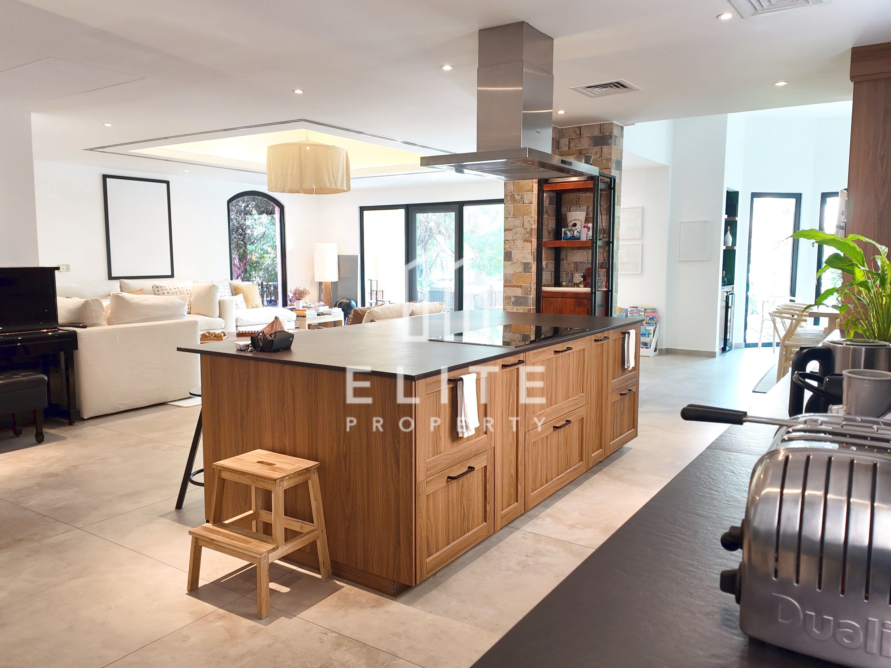 One of a Kind Upgrade | Exclusive Family Townhouse