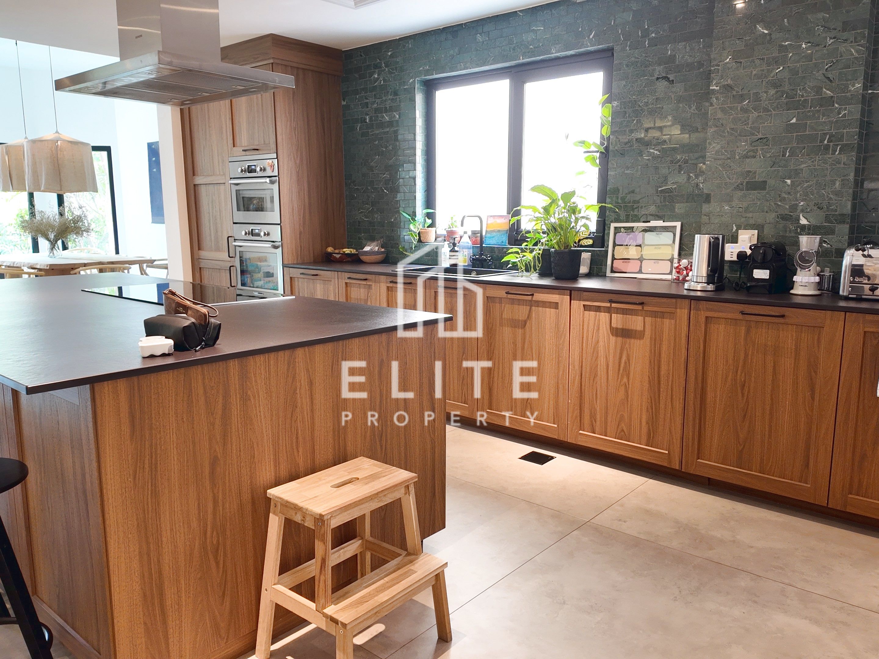 One of a Kind Upgrade | Exclusive Family Townhouse