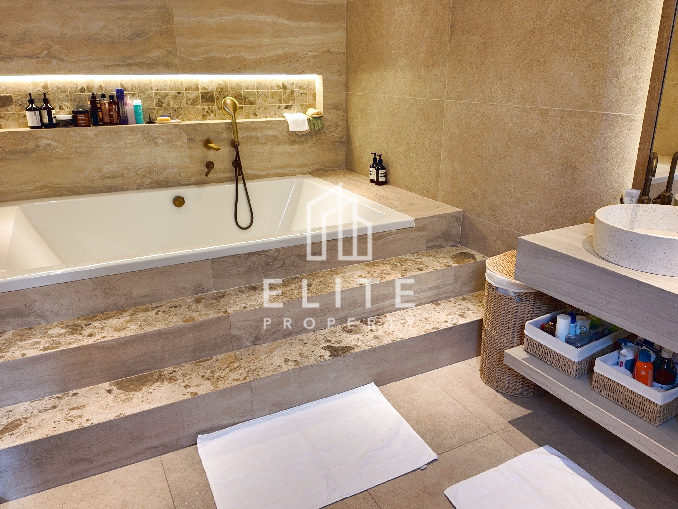 One of a Kind Upgrade | Exclusive Family Townhouse