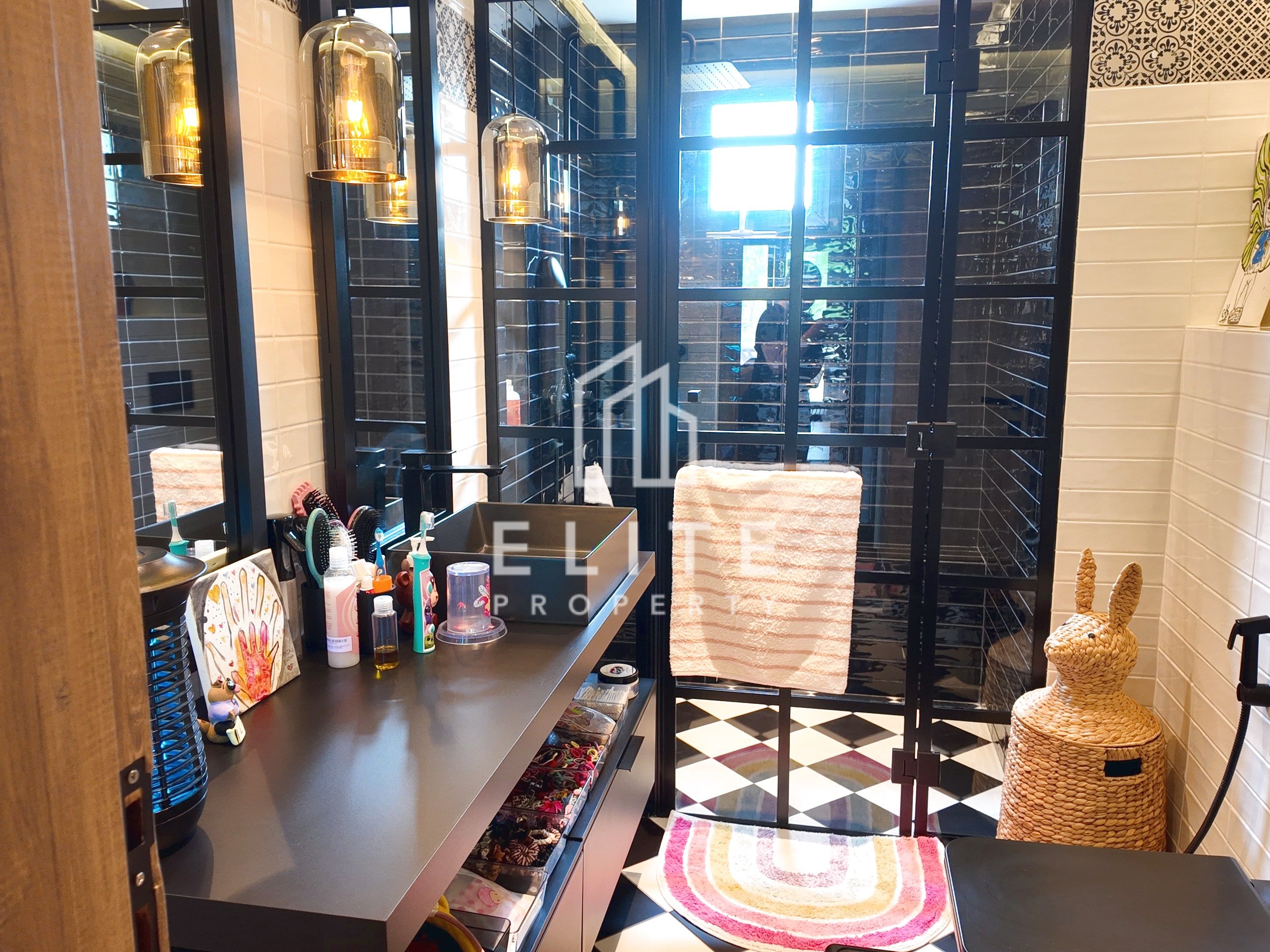 One of a Kind Upgrade | Exclusive Family Townhouse