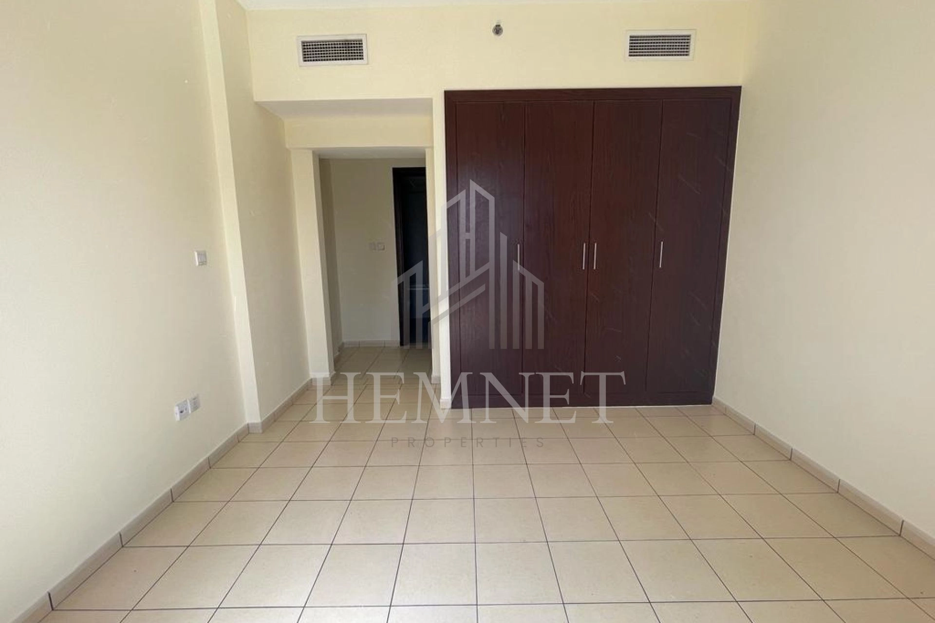 Unfurnished | Genuine Resale | Vacant - Image 3