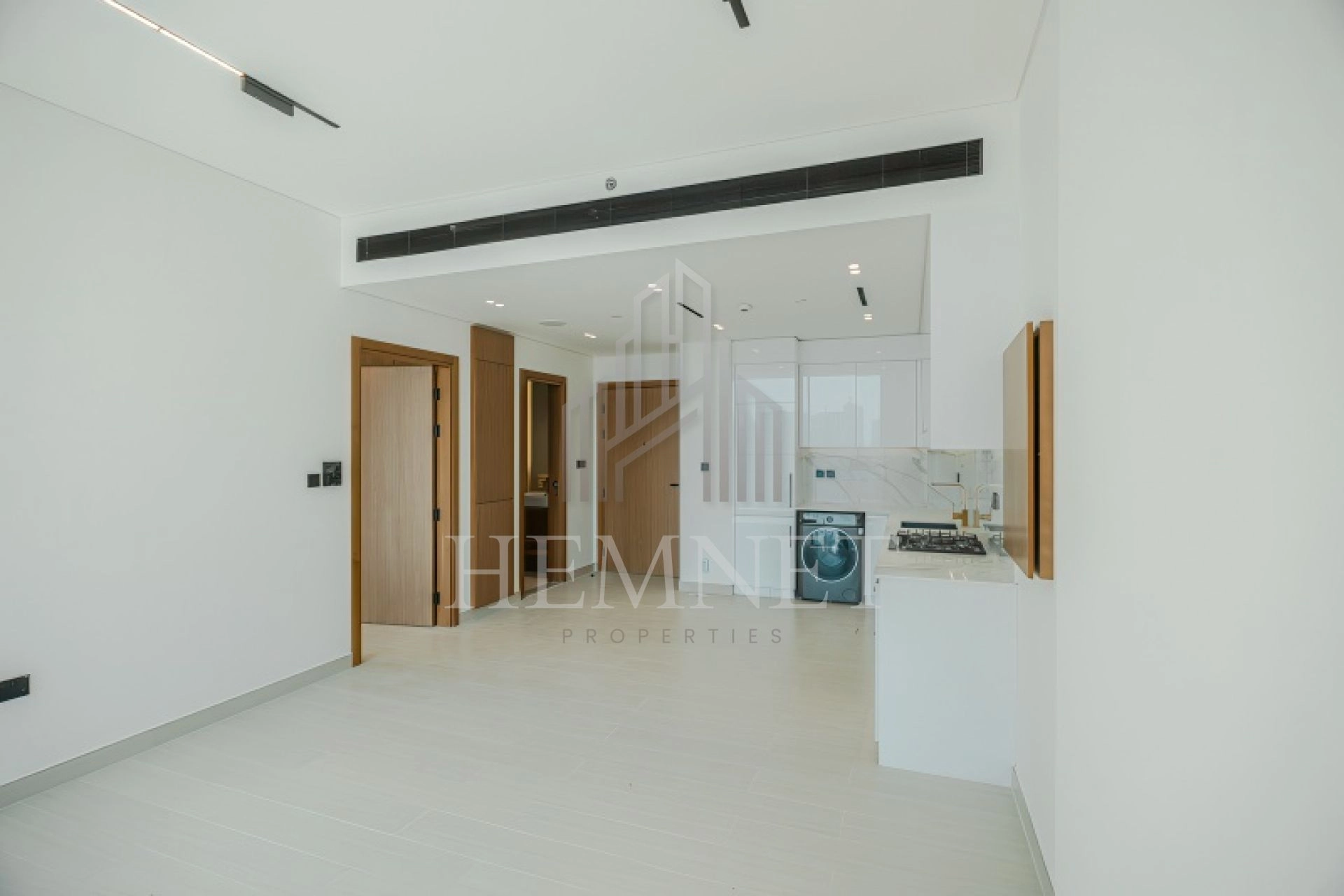 Ready to move | Brand New | Prime Location - Image 2