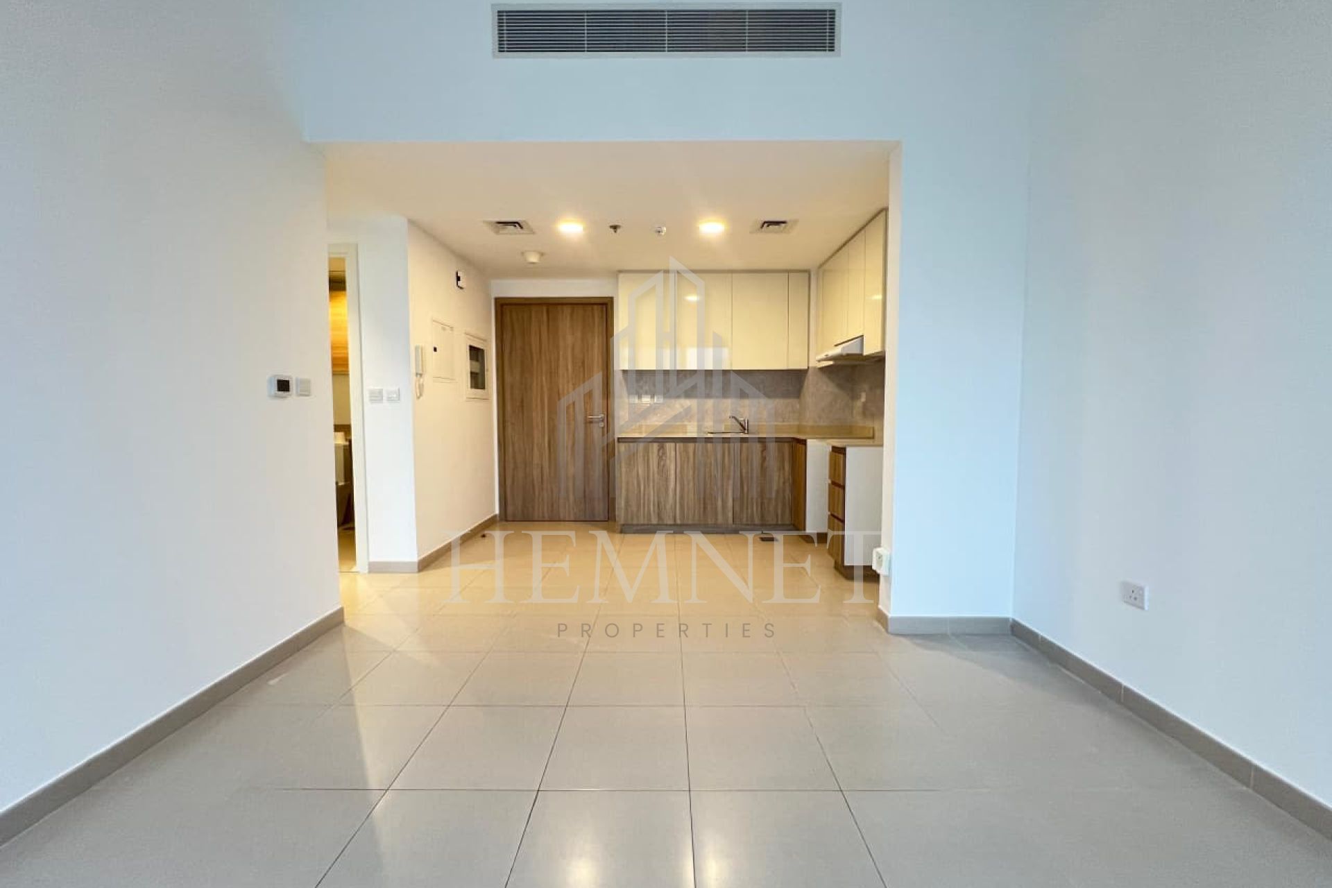 Park view | High floor | Well Maintained - Image 2