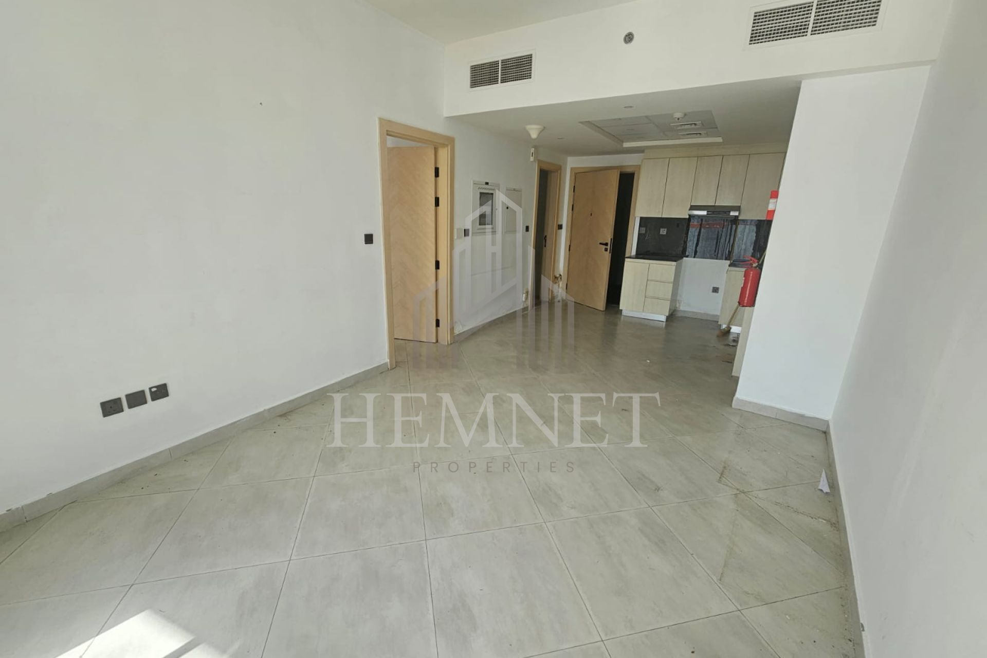 Ready to move | Burj Views | Unfurnished - Image 3