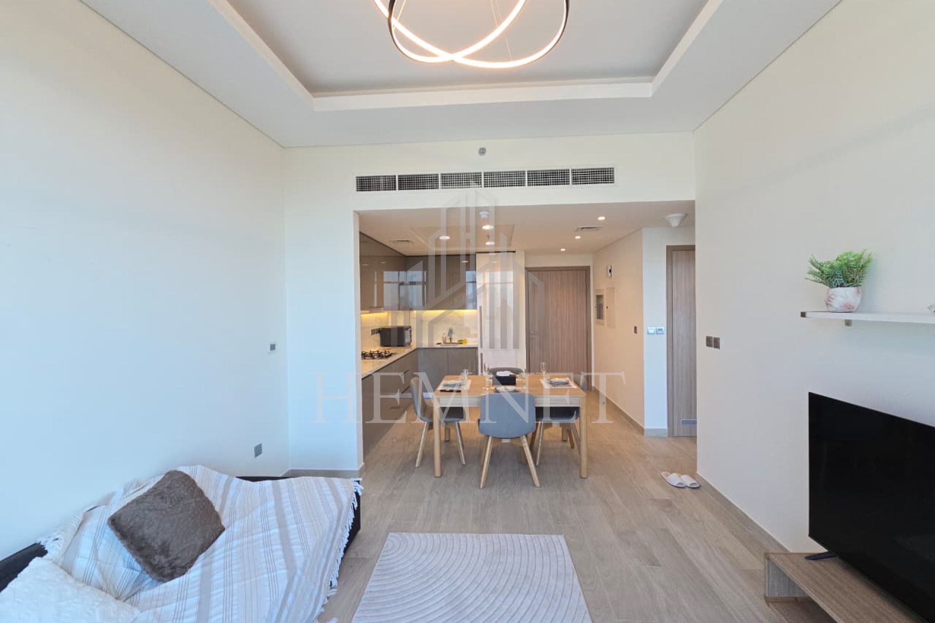 Vacant | Burj Khalifa View | Fully Furnished - Image 3