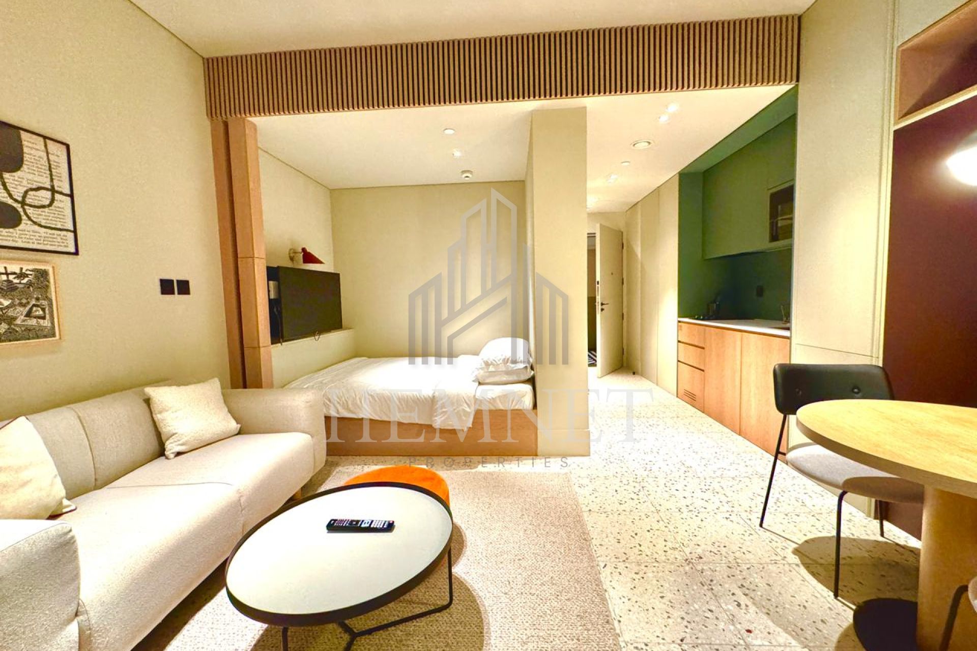 High Floor | Vacant | Well Maintained - Image 2