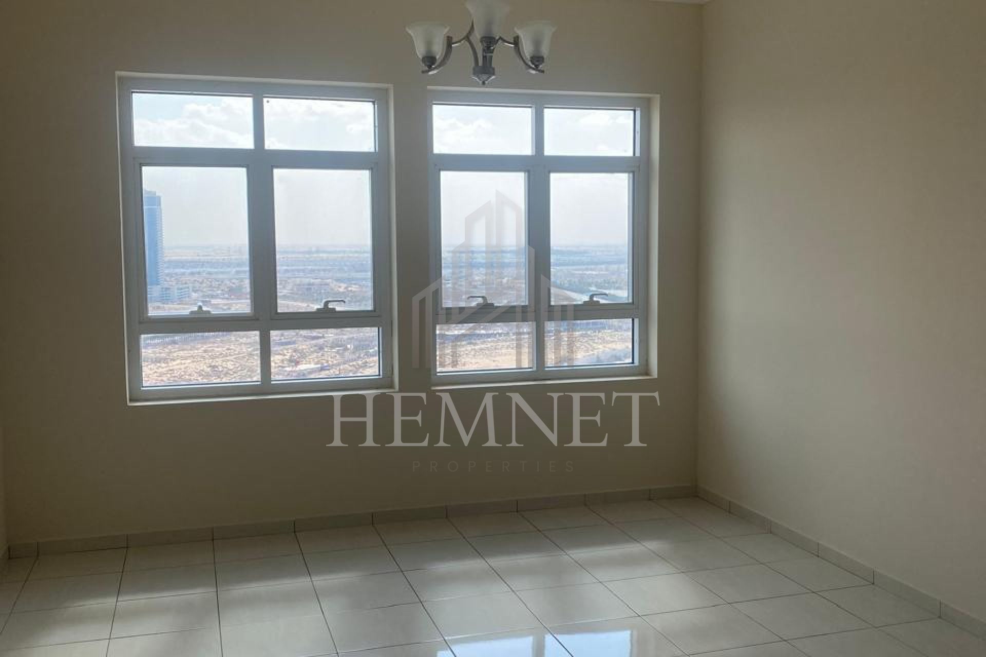 Corner Unit | High Floor | Vacant - Image 2