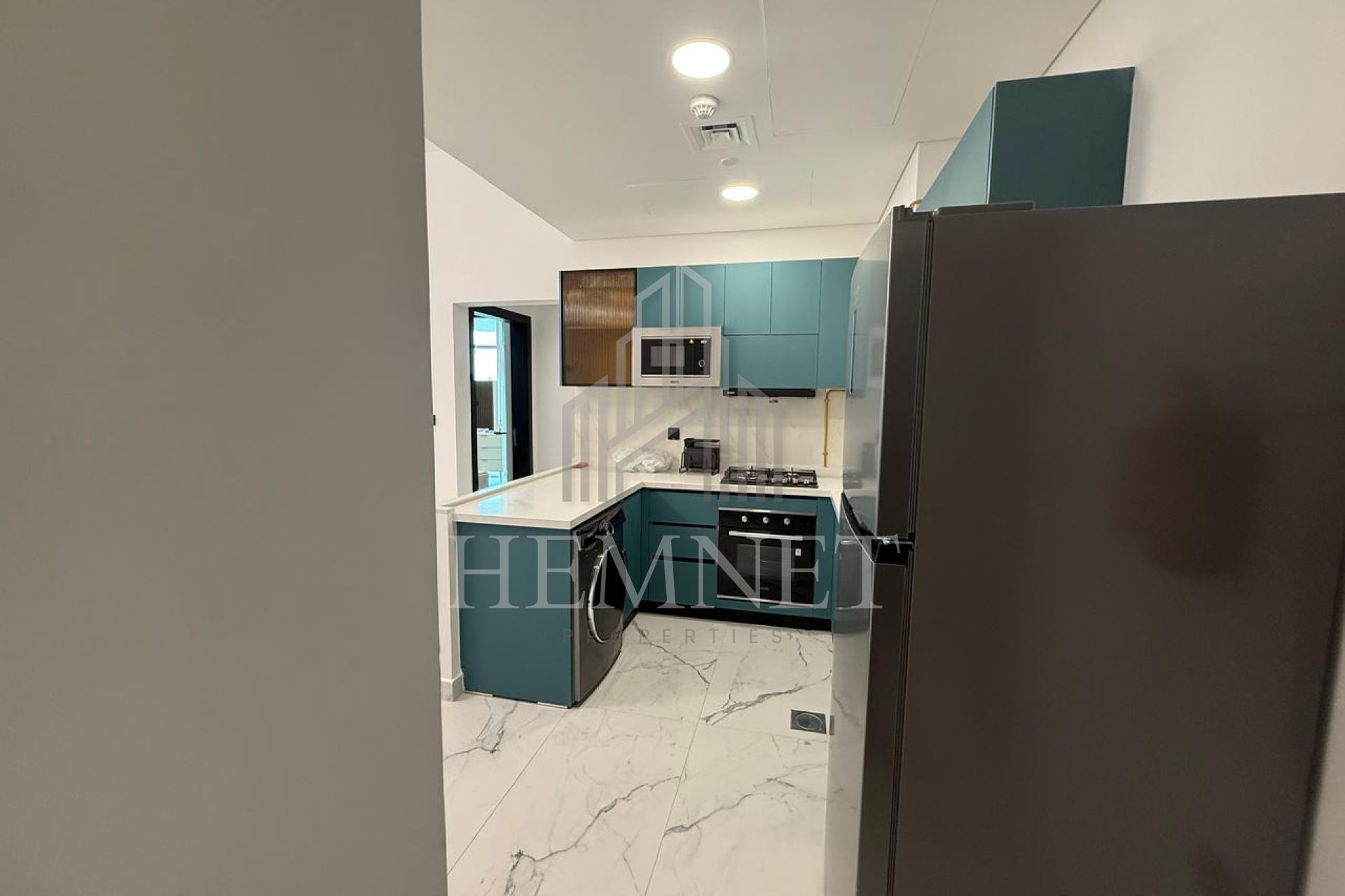 Fully Furnished | Vacant | High Floor - Image 3