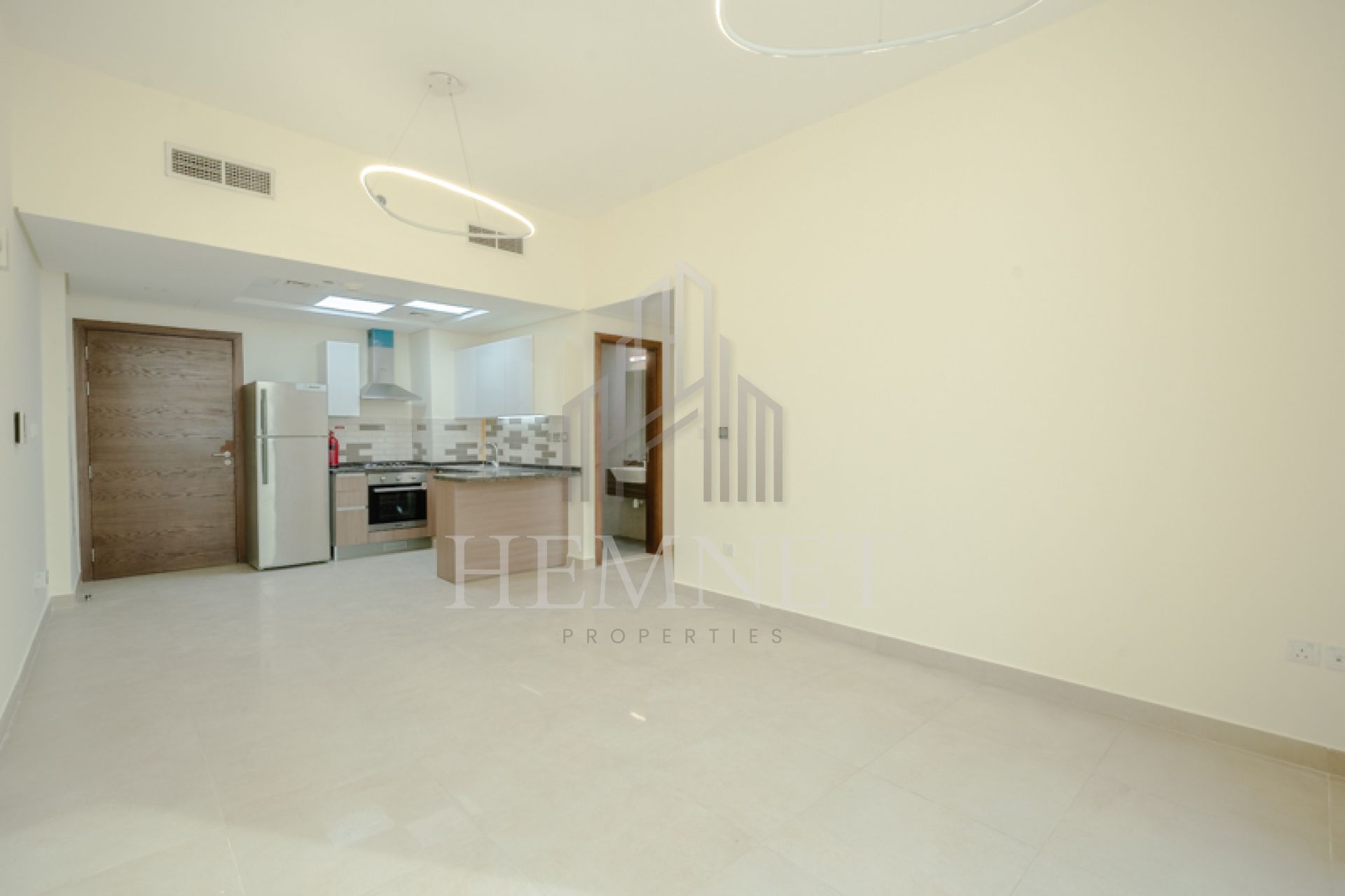 Mid floor | Vacant | Multiple Payments - Image 2